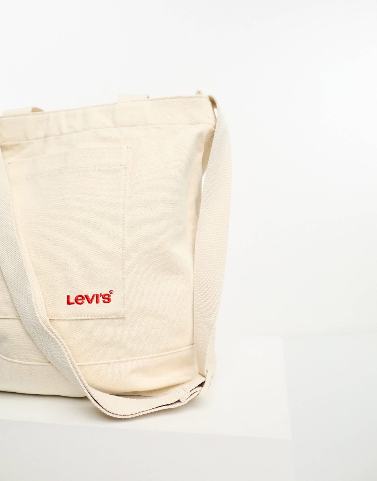 Levi's tote bag in cream with logo - ASOS Sample Sale EU Store