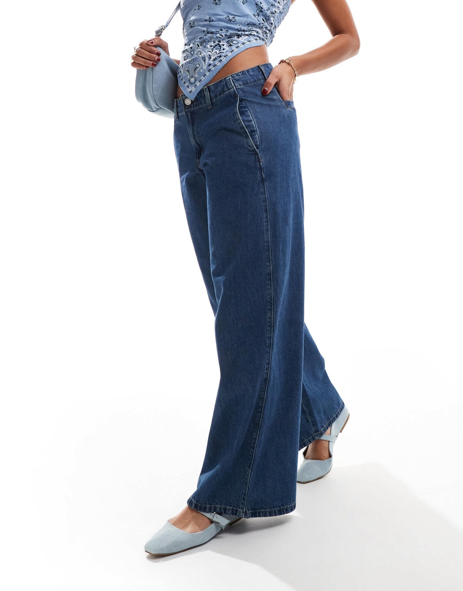 Levi's XL mid waist loose jeans in dark blue - ASOS Sample Sale EU Store