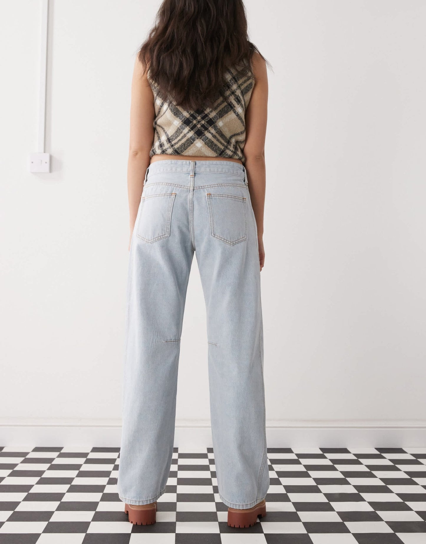 Lioness denim lowrise barrel leg side seam detail jeans in light blue wash - ASOS Sample Sale EU Store