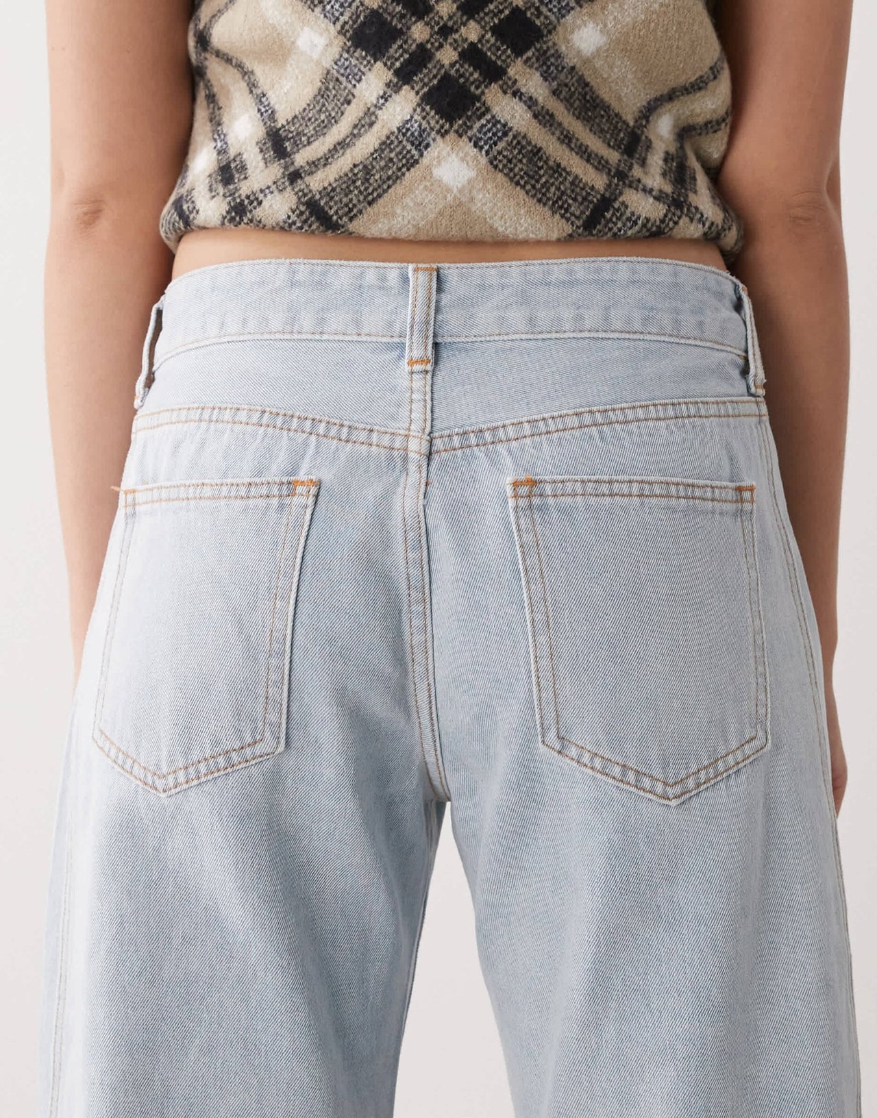 Lioness denim lowrise barrel leg side seam detail jeans in light blue wash - ASOS Sample Sale EU Store
