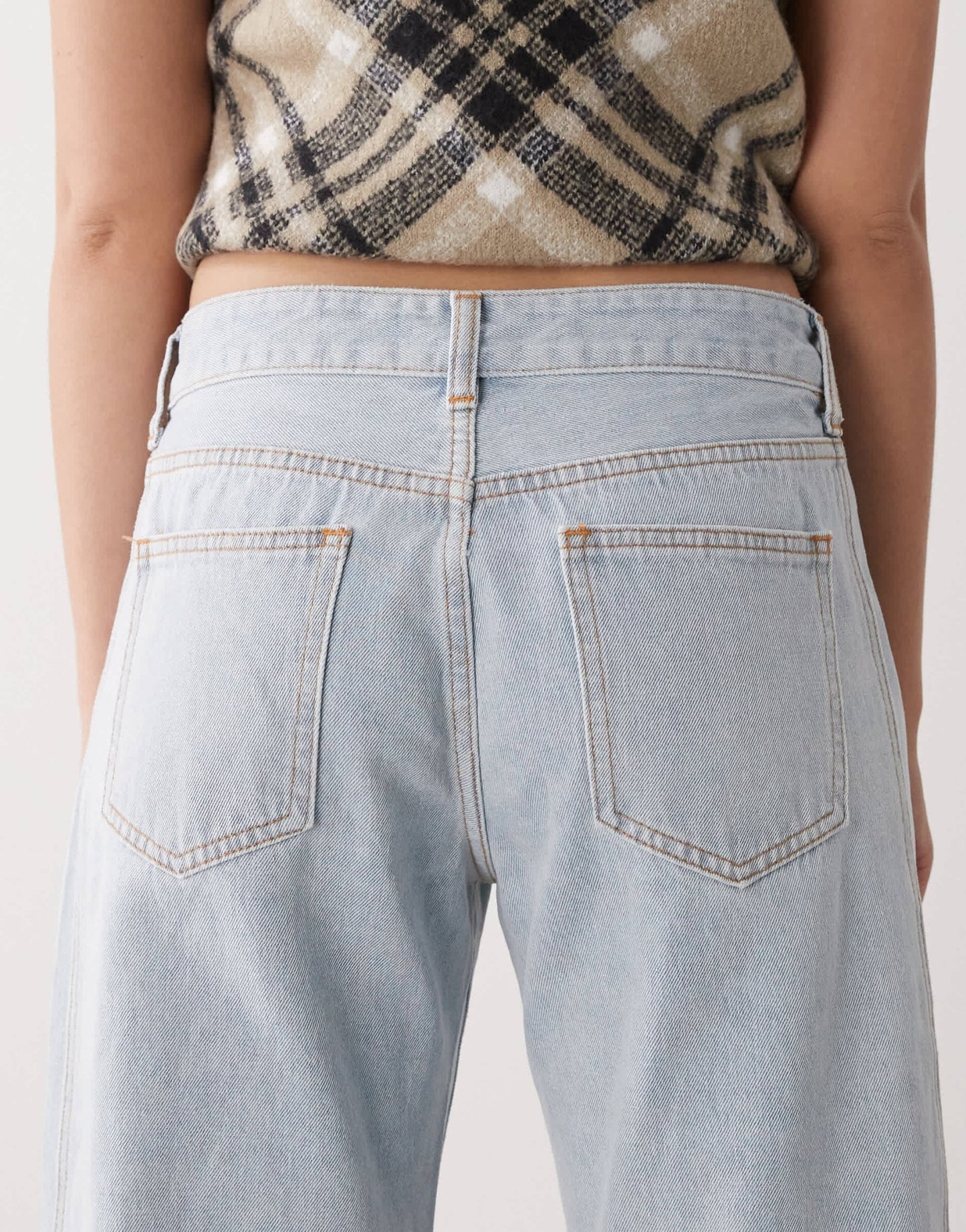 Lioness denim lowrise barrel leg side seam detail jeans in light blue wash - ASOS Sample Sale EU Store