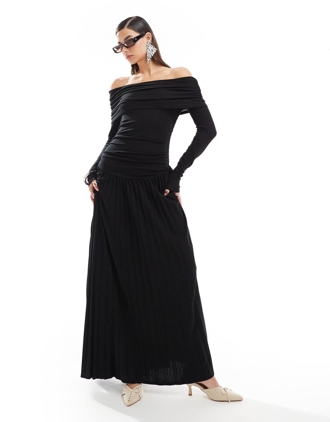 Lioness knit ruched bardot long sleeve drop waist pleated maxi dress in black - ASOS Sample Sale EU Store