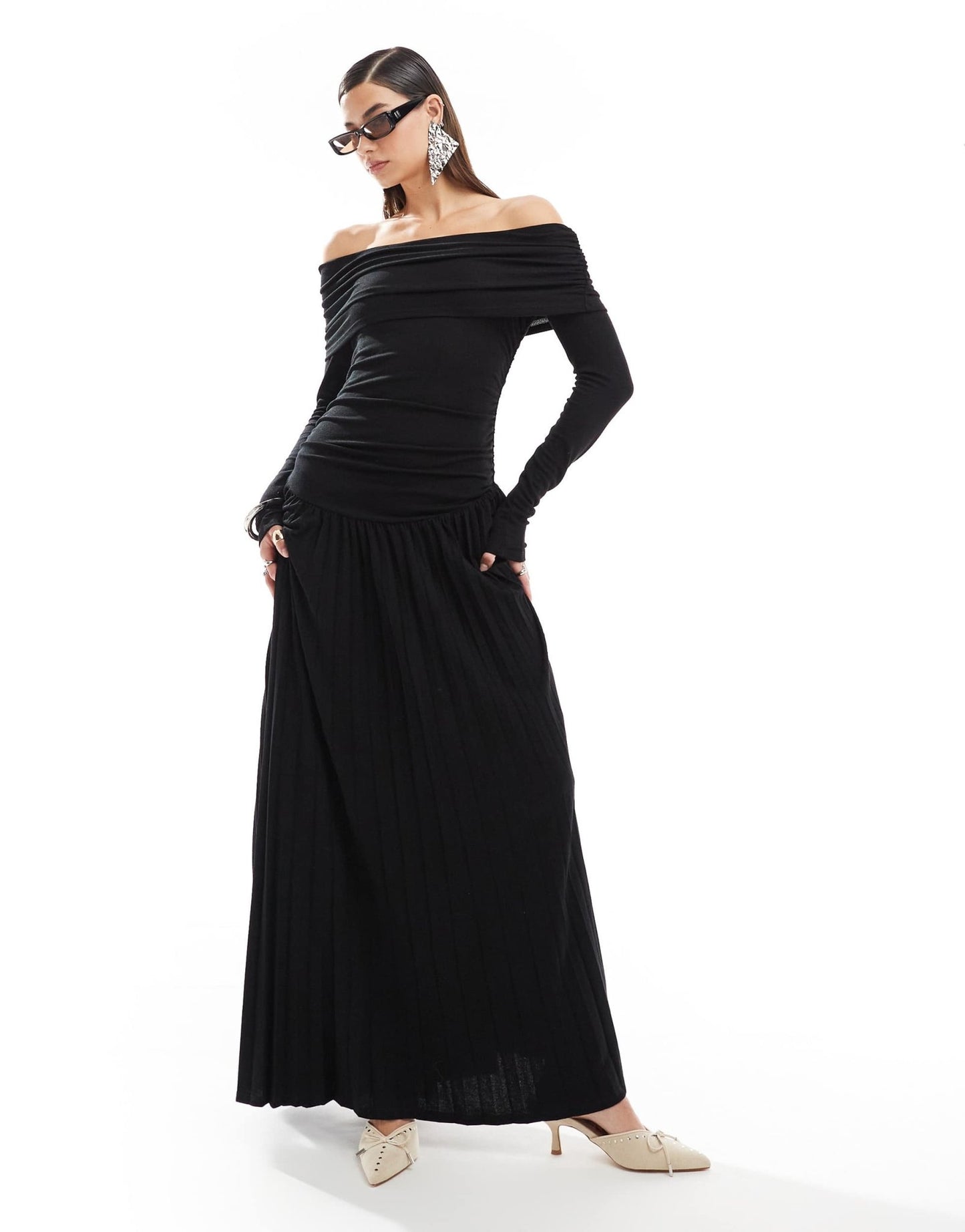 Lioness knit ruched bardot long sleeve drop waist pleated maxi dress in black - ASOS Sample Sale EU Store