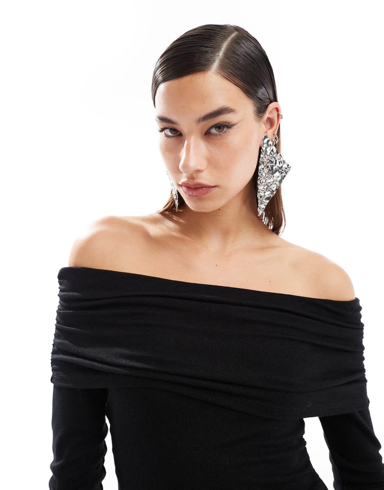 Lioness knit ruched bardot long sleeve drop waist pleated maxi dress in black - ASOS Sample Sale EU Store