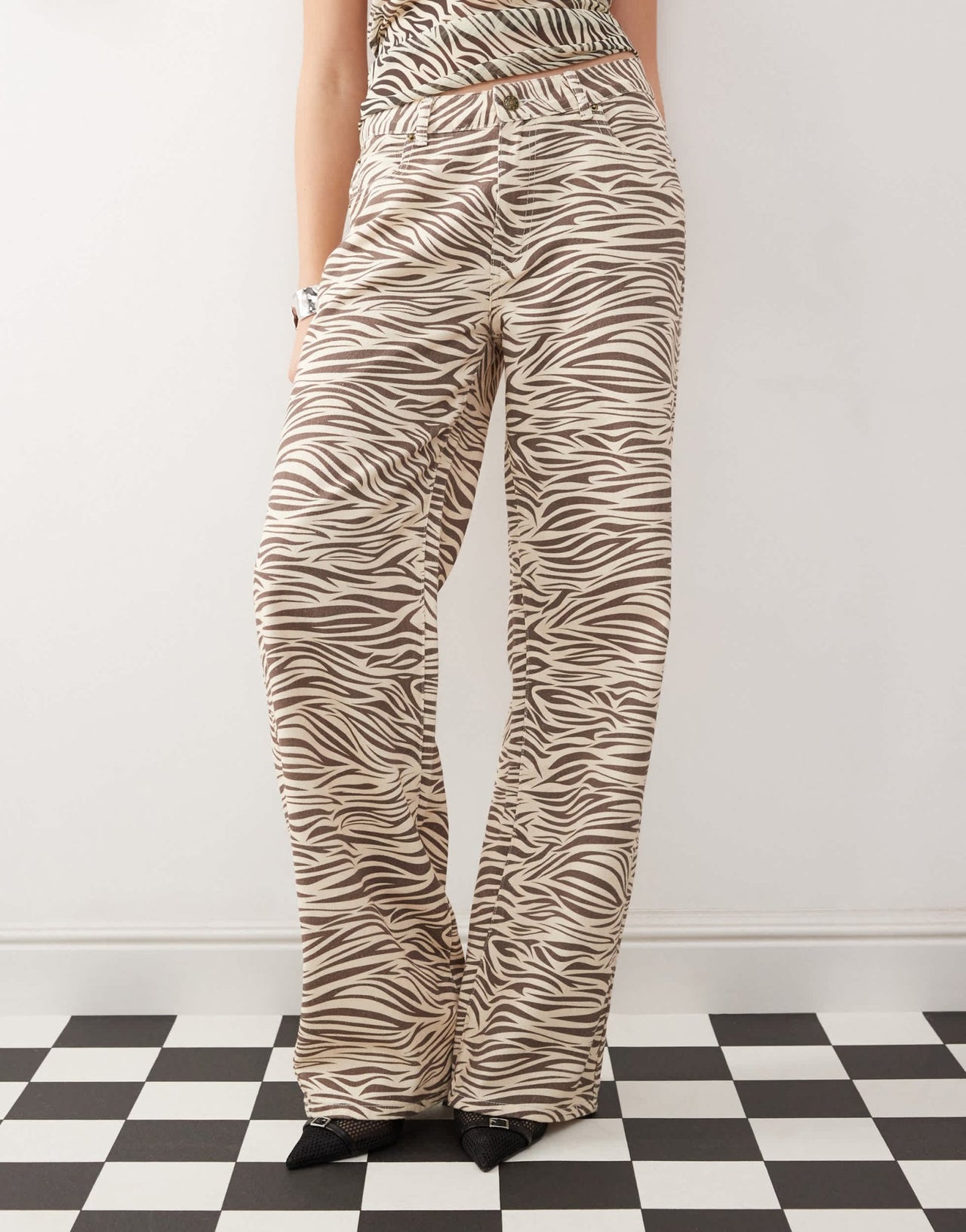 Lioness low rise baggy jean in zebra print - ASOS Sample Sale EU Store