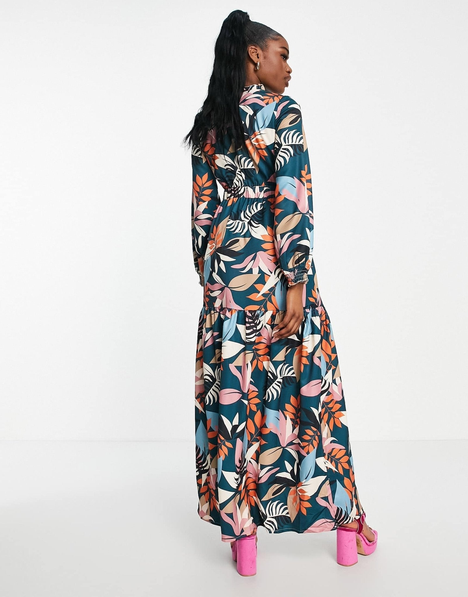 Little Mistress balloon sleeve maxi tea dress in botanical print - ASOS Sample Sale EU Store