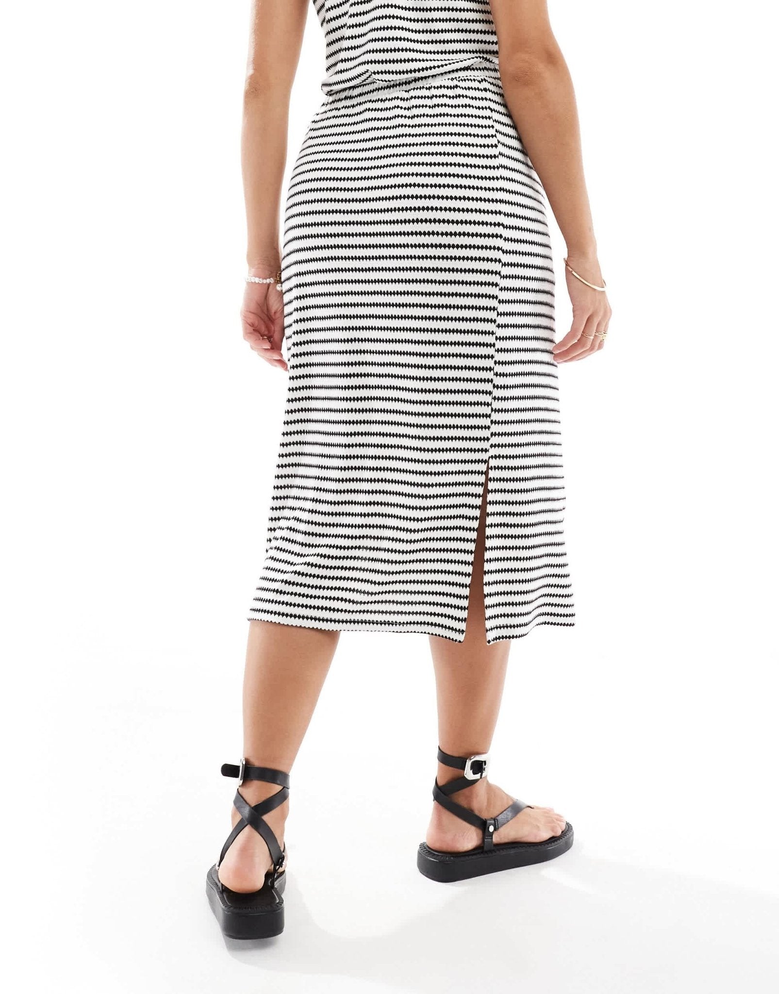 Mamalicious Maternity fine knit midi skirt co - ord in mono stripe - ASOS Sample Sale EU Store