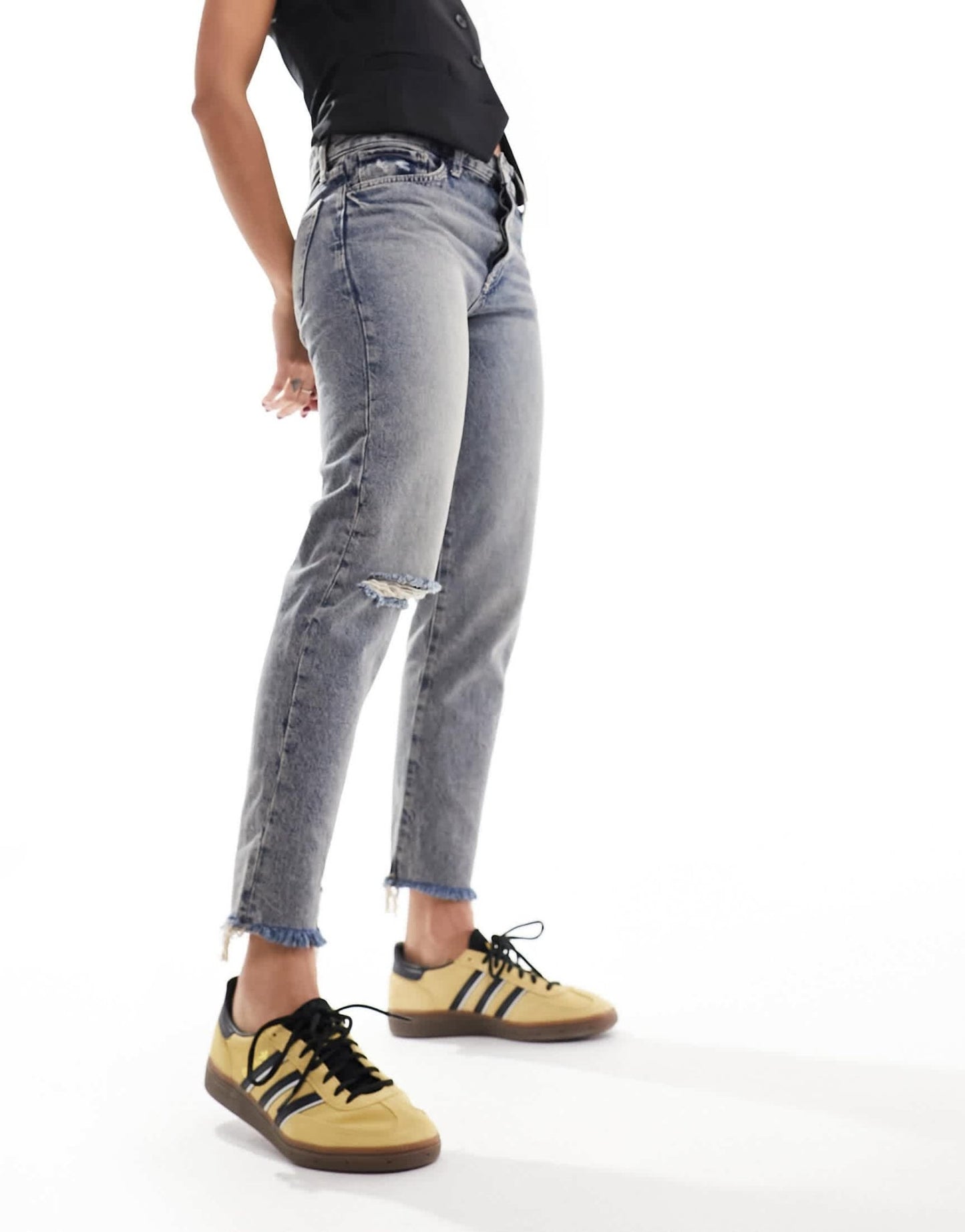 Mango mom ripped knee jeans in washed blue - ASOS Sample Sale EU Store