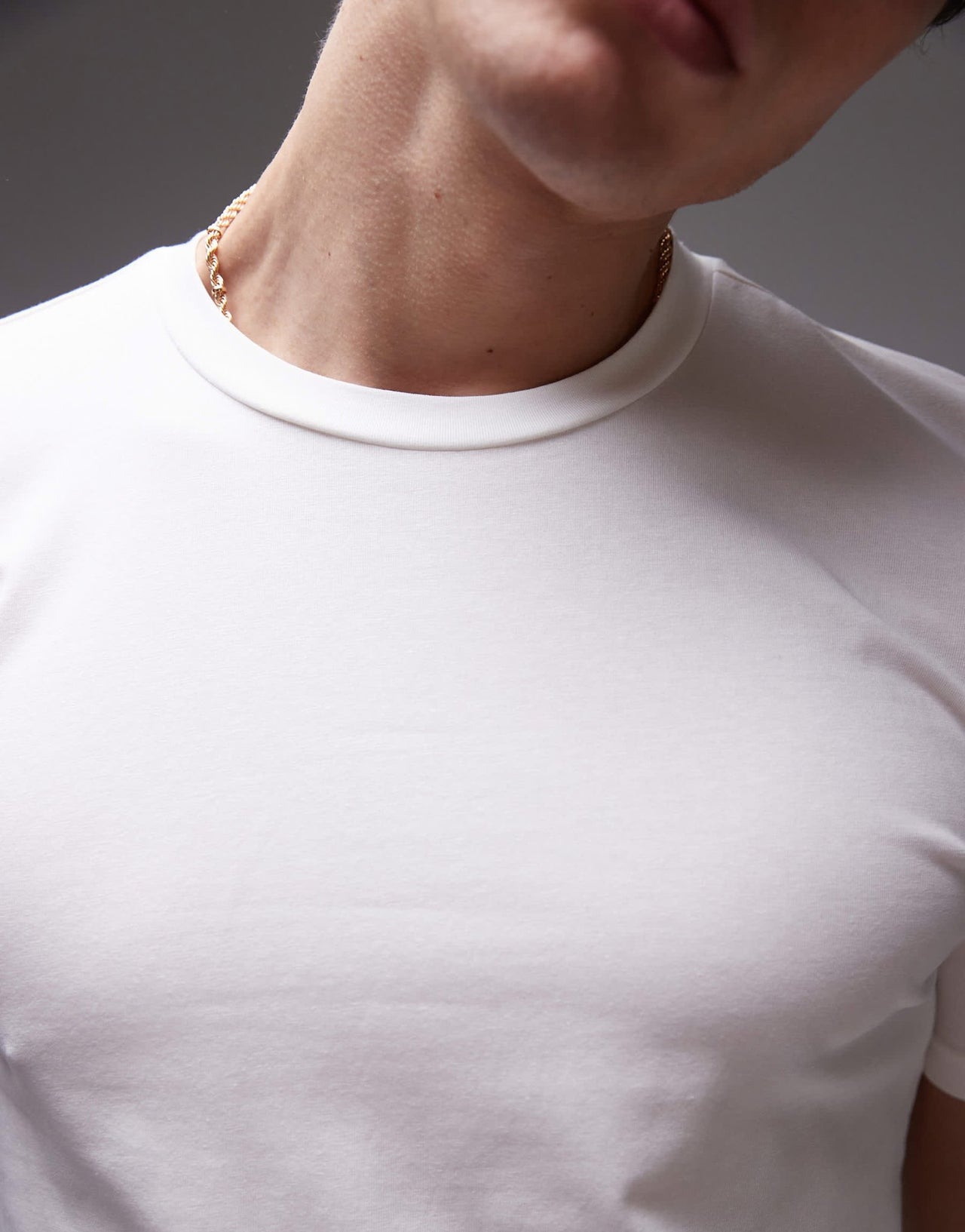 Mango muscle fit t-shirt in white - ASOS Sample Sale EU Store