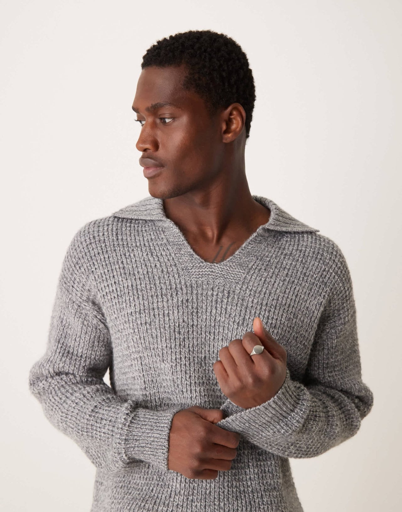 Mango wide v - neck collar chunky knit sweater in grey - ASOS Sample Sale EU Store