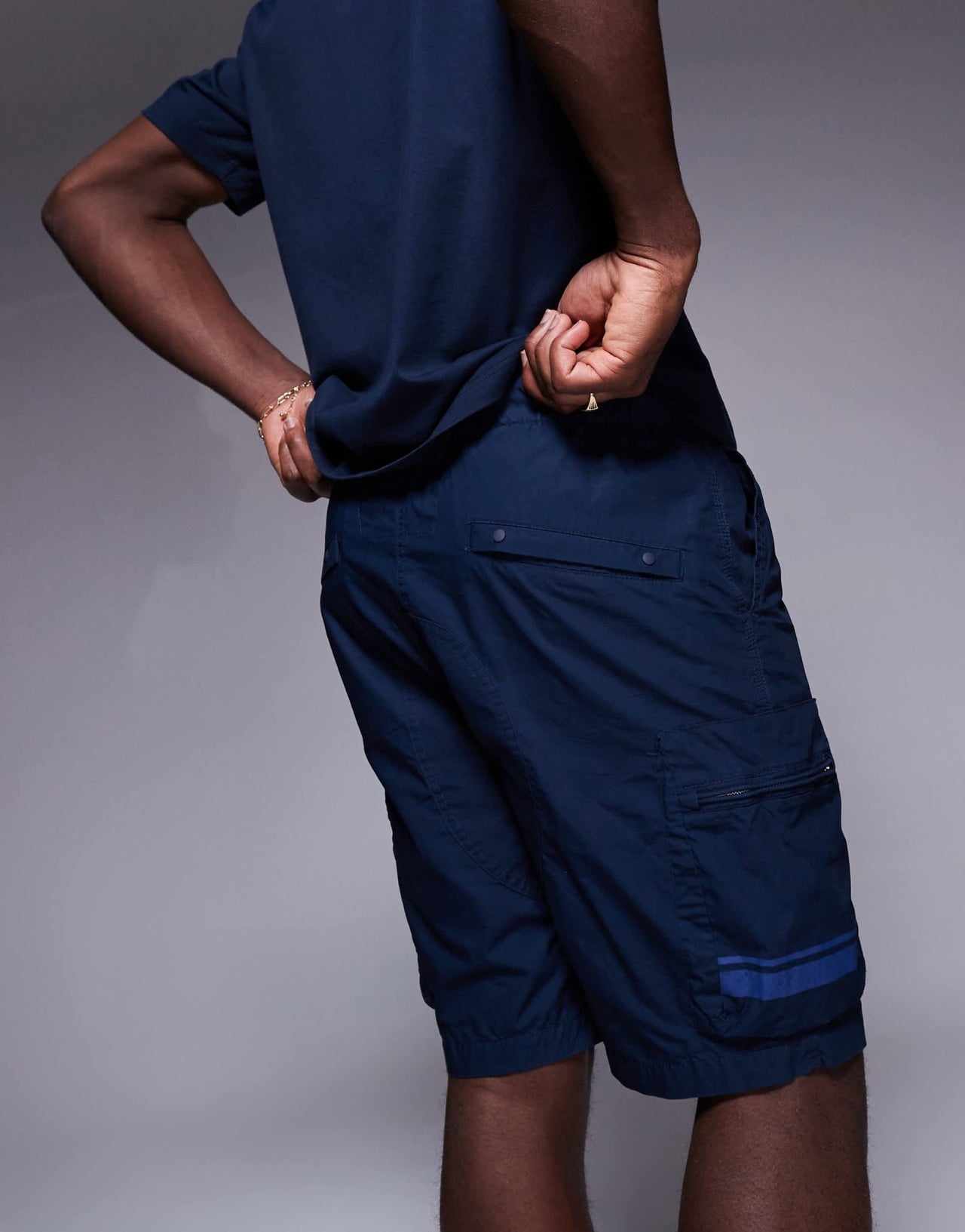 Marshall Artist logo seafield cargo shorts in navy - ASOS Sample Sale EU Store