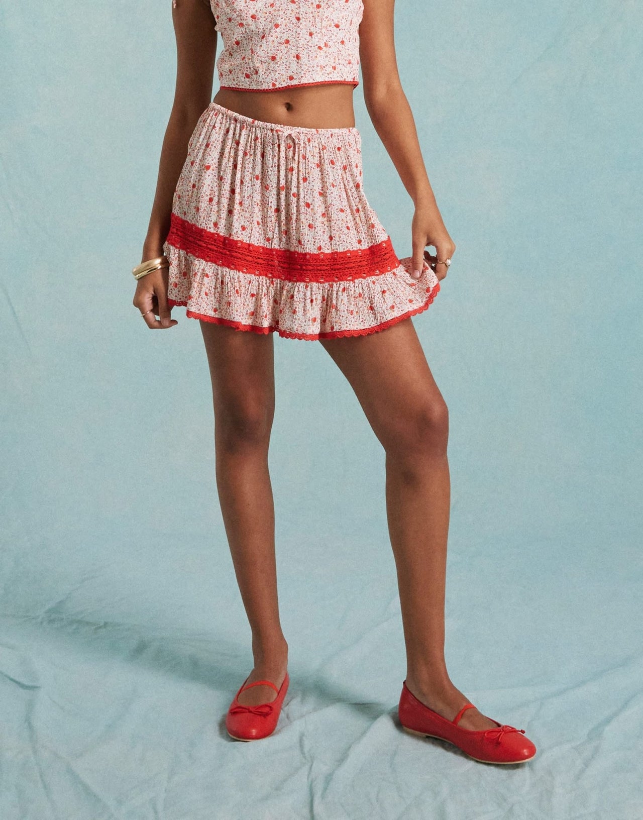 Miss Selfridge crochet trim flippy mini skirt in strawberry print - ASOS Sample Sale EU Store