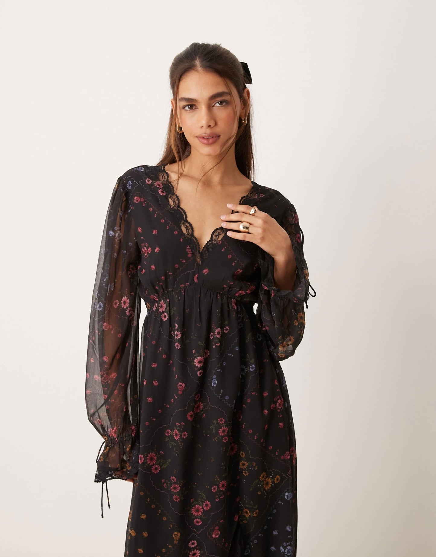 Miss Selfridge lace insert maxi dress in floral print - ASOS Sample Sale EU Store