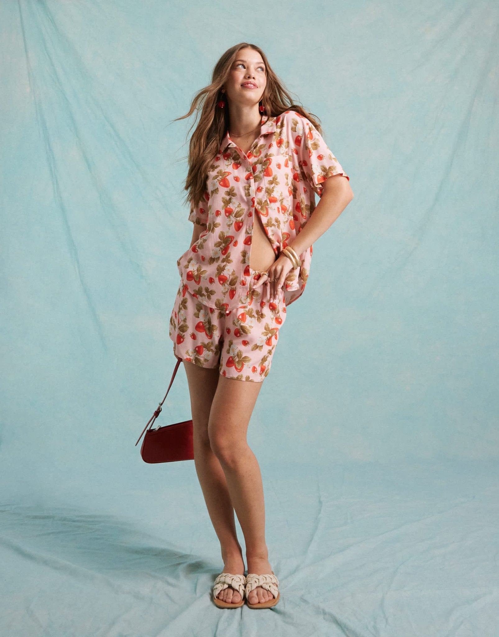 Miss Selfridge linen look pull on runner short in strawberry floral co ord - ASOS Sample Sale EU Store