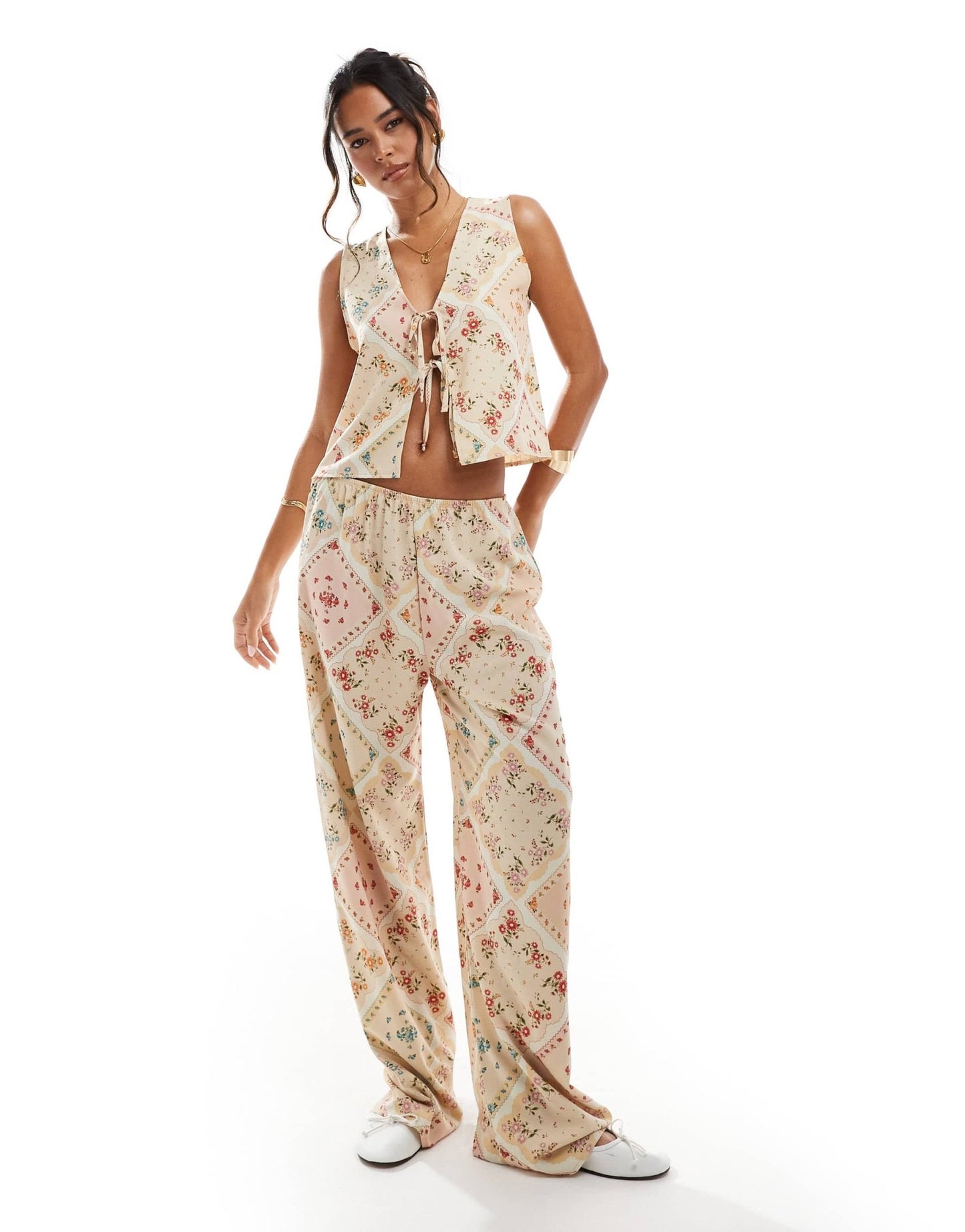 Miss Selfridge pull on trousers in scarf print - ASOS Sample Sale EU Store