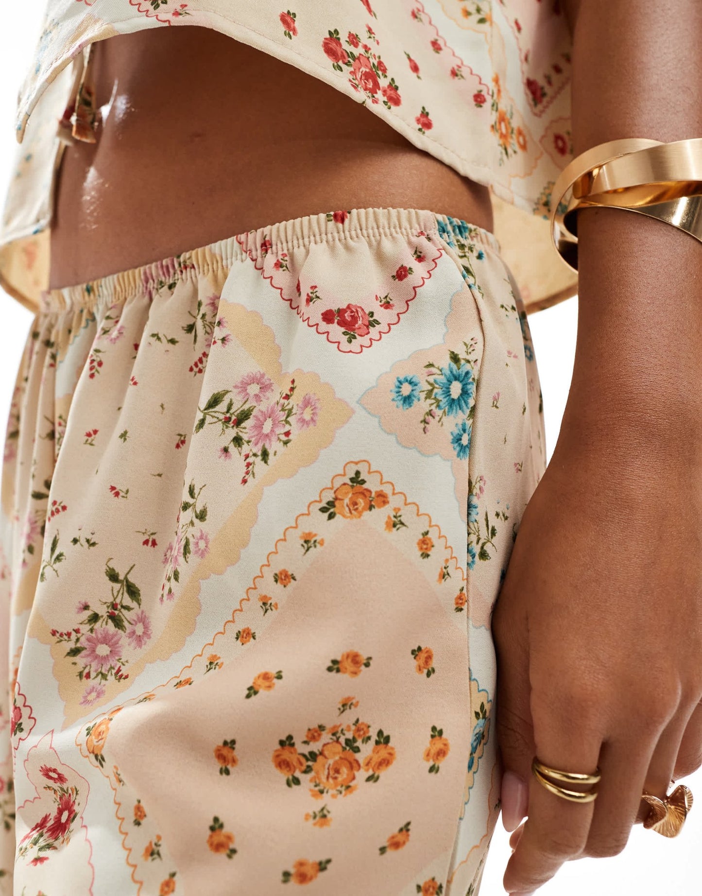 Miss Selfridge pull on trousers in scarf print - ASOS Sample Sale EU Store