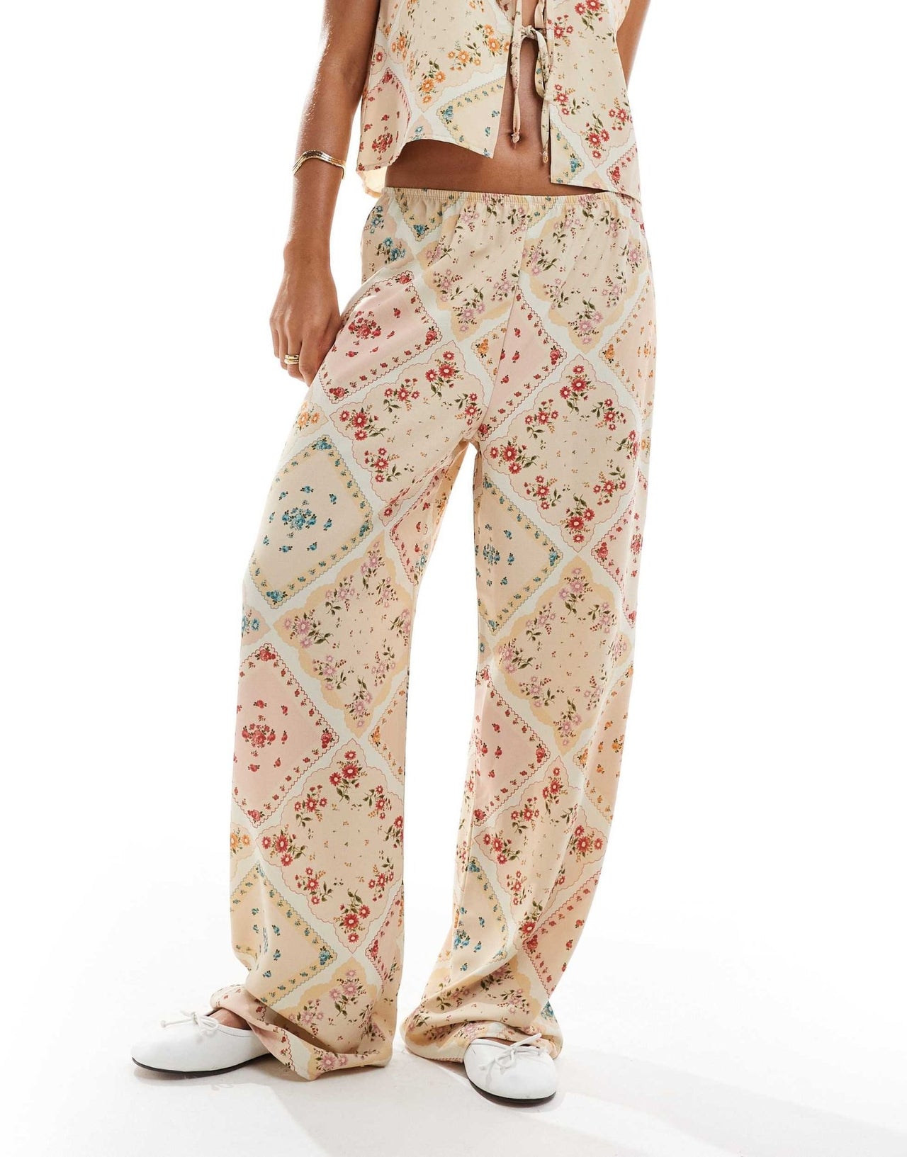 Miss Selfridge pull on trousers in scarf print - ASOS Sample Sale EU Store