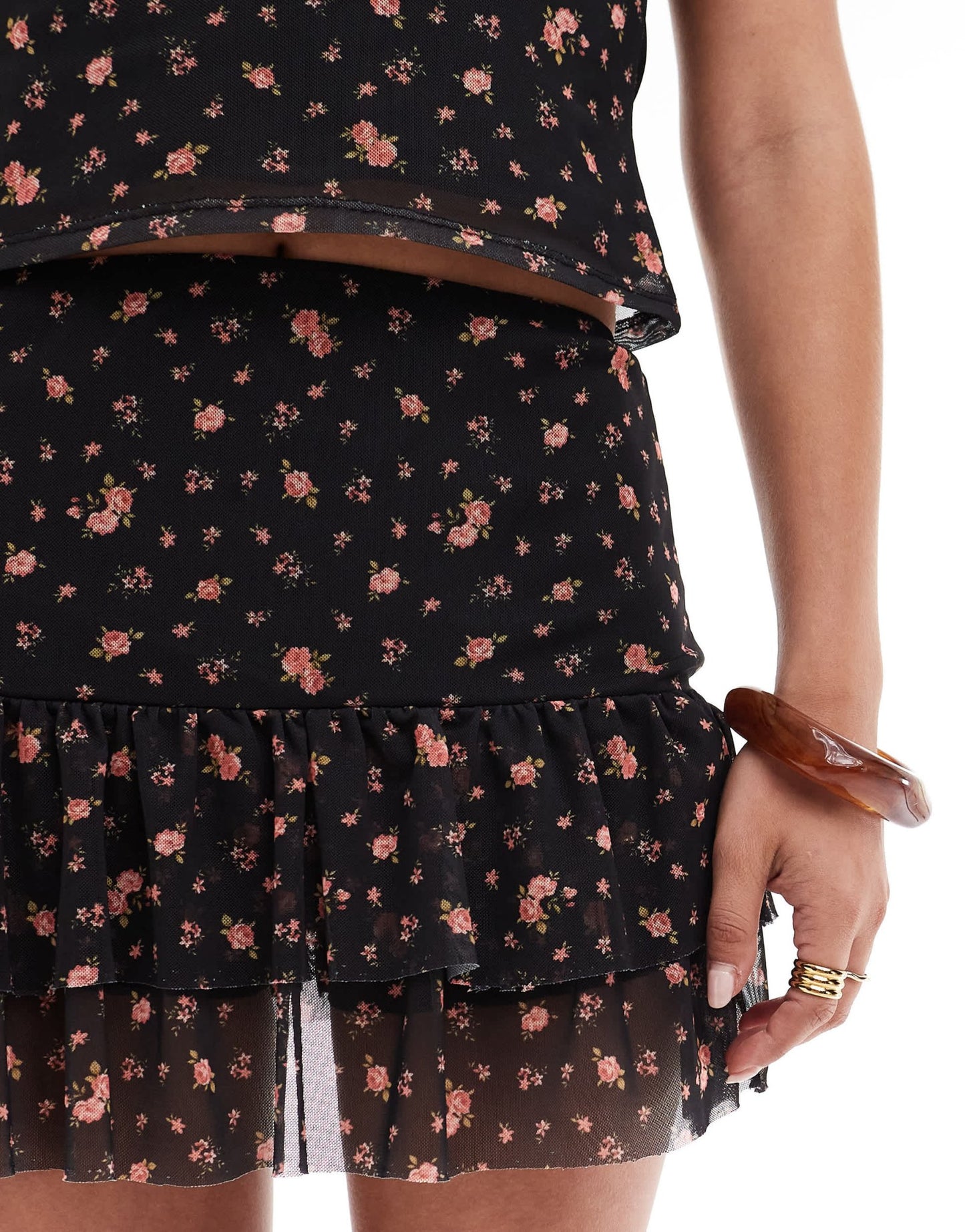 Miss Selfridge ruffle detail skort in black ditsy floral print - ASOS Sample Sale EU Store