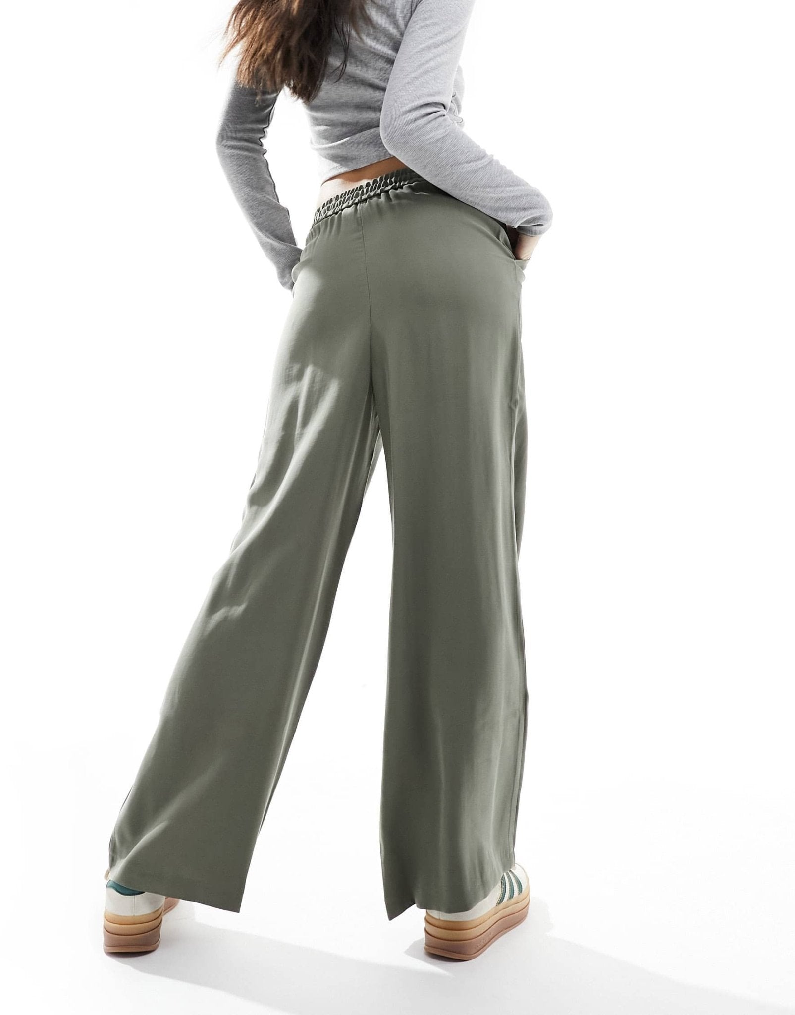 Miss Selfridge soft touch pull on wide leg trouser in khaki - ASOS Sample Sale EU Store