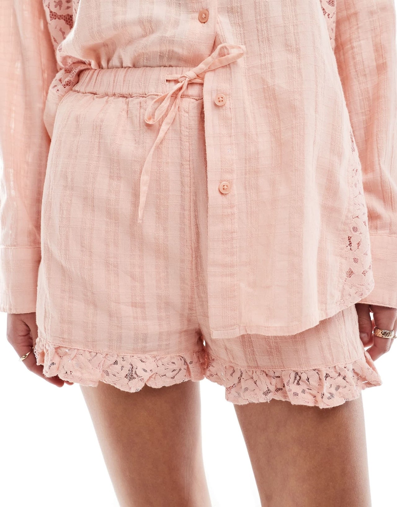Miss Selfridge textured lace mix frill hem short in soft pink - ASOS Sample Sale EU Store
