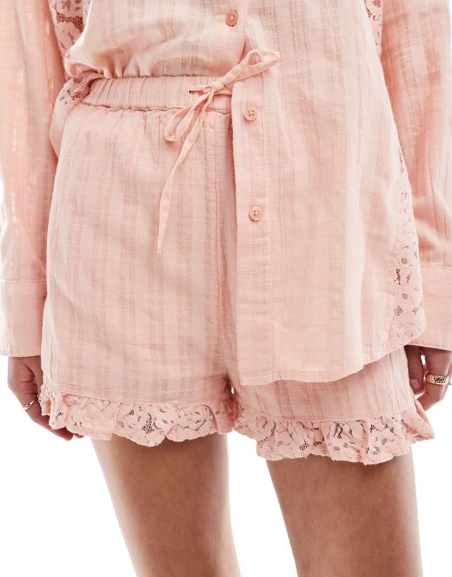 Miss Selfridge textured lace mix frill hem short in soft pink - ASOS Sample Sale EU Store