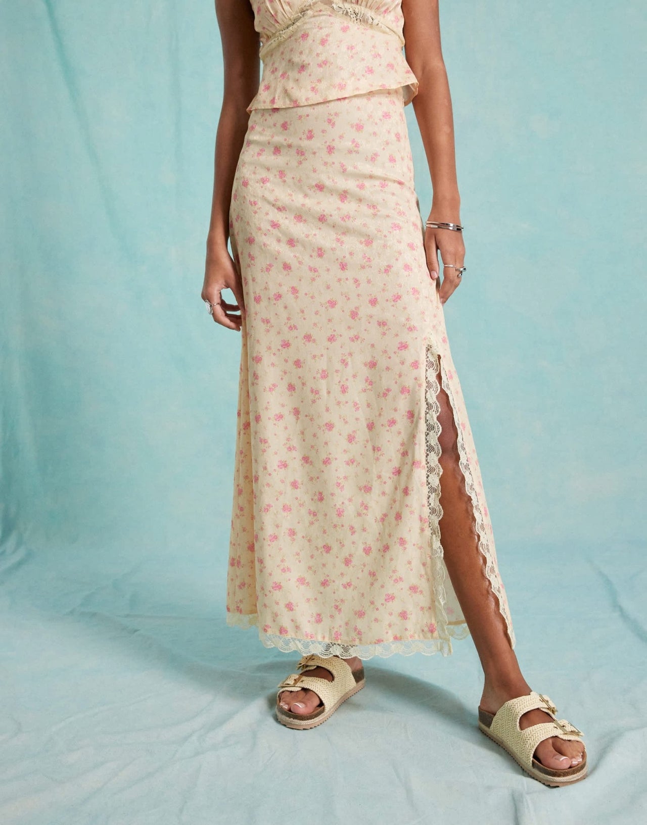 Miss Selfridge western satin lace trim maxi skirt in ditsy - ASOS Sample Sale EU Store