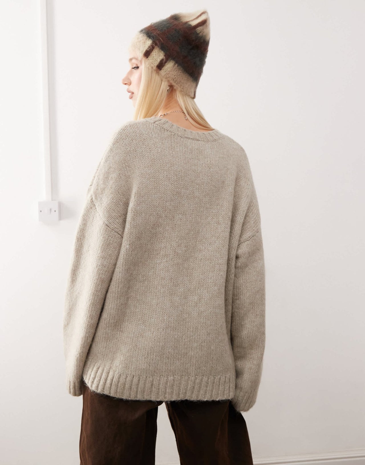 Monki crew neck knitted sweater in beige - ASOS Sample Sale EU Store