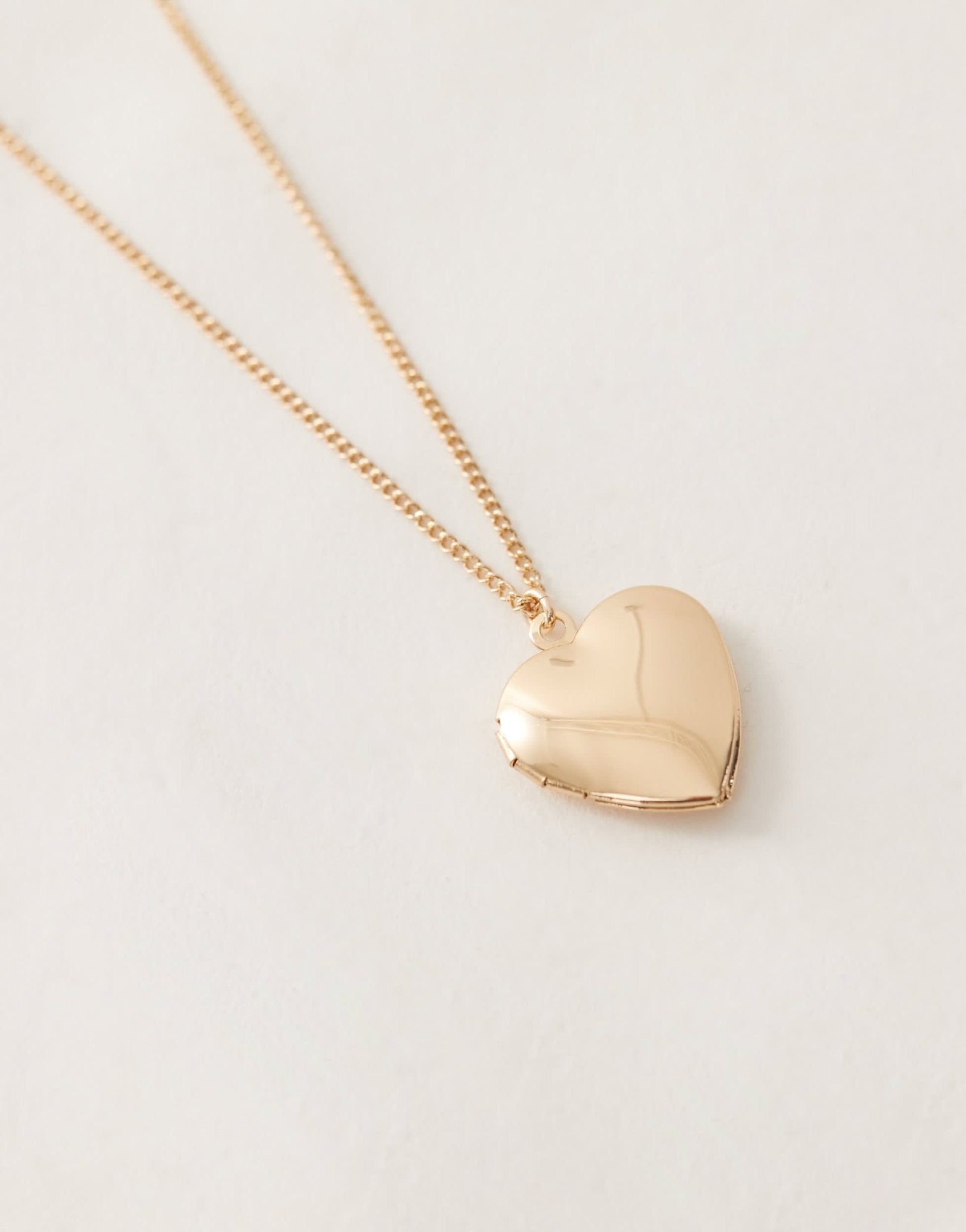 Monki heart pendant necklace in gold - ASOS Sample Sale EU Store