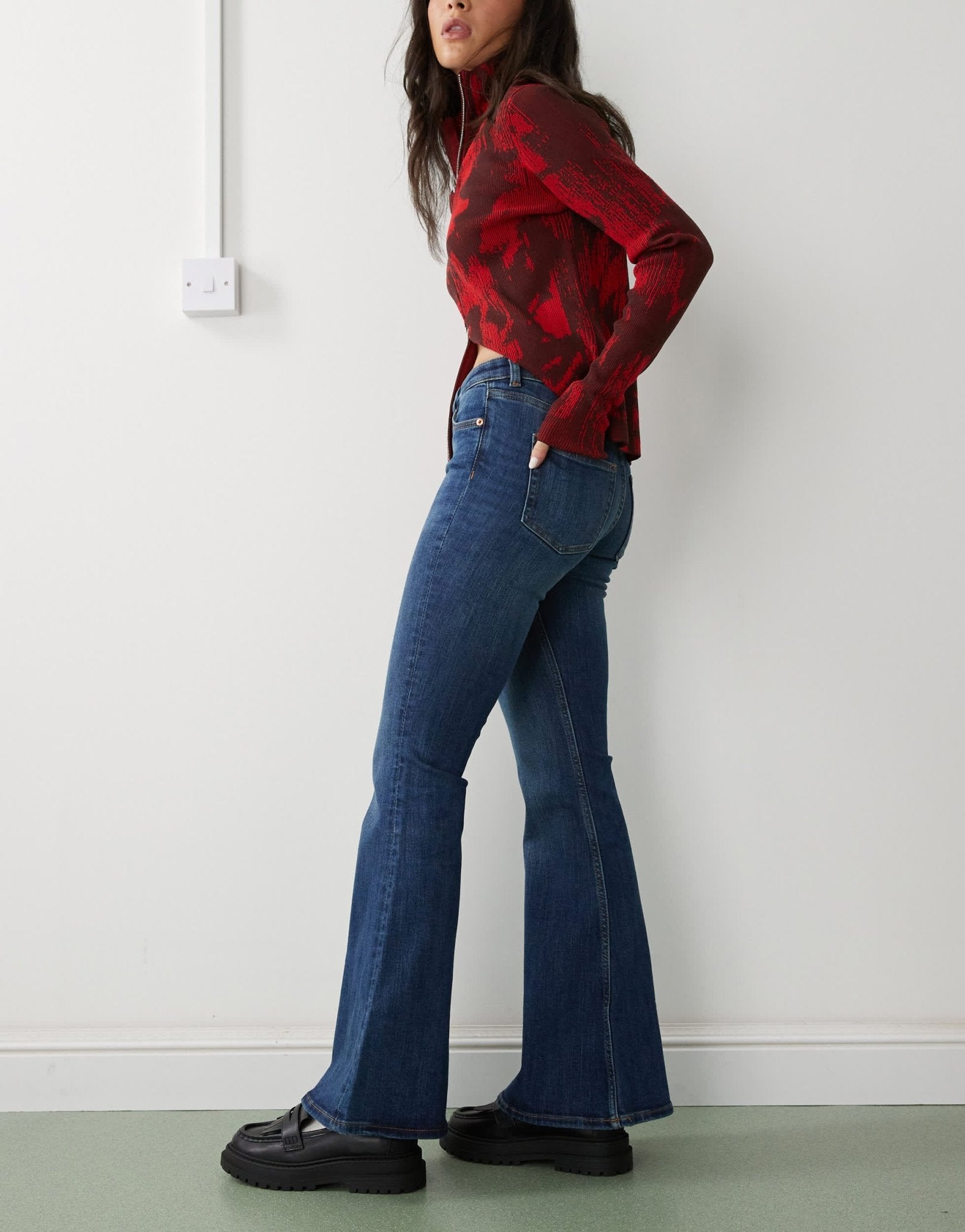 Monki Katsumi low waist boot cut flare jeans in dark ocean blue wash - ASOS Sample Sale EU Store