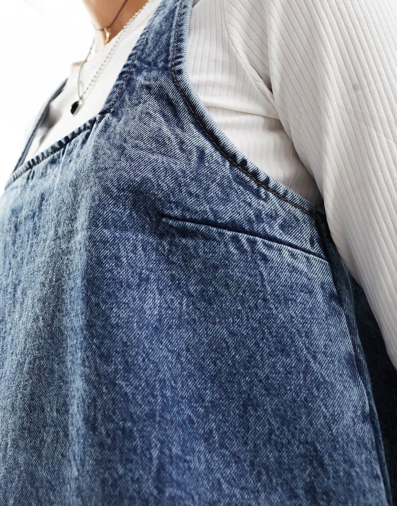Monki mini denim dungaree dress in soft acid blue wash - ASOS Sample Sale EU Store