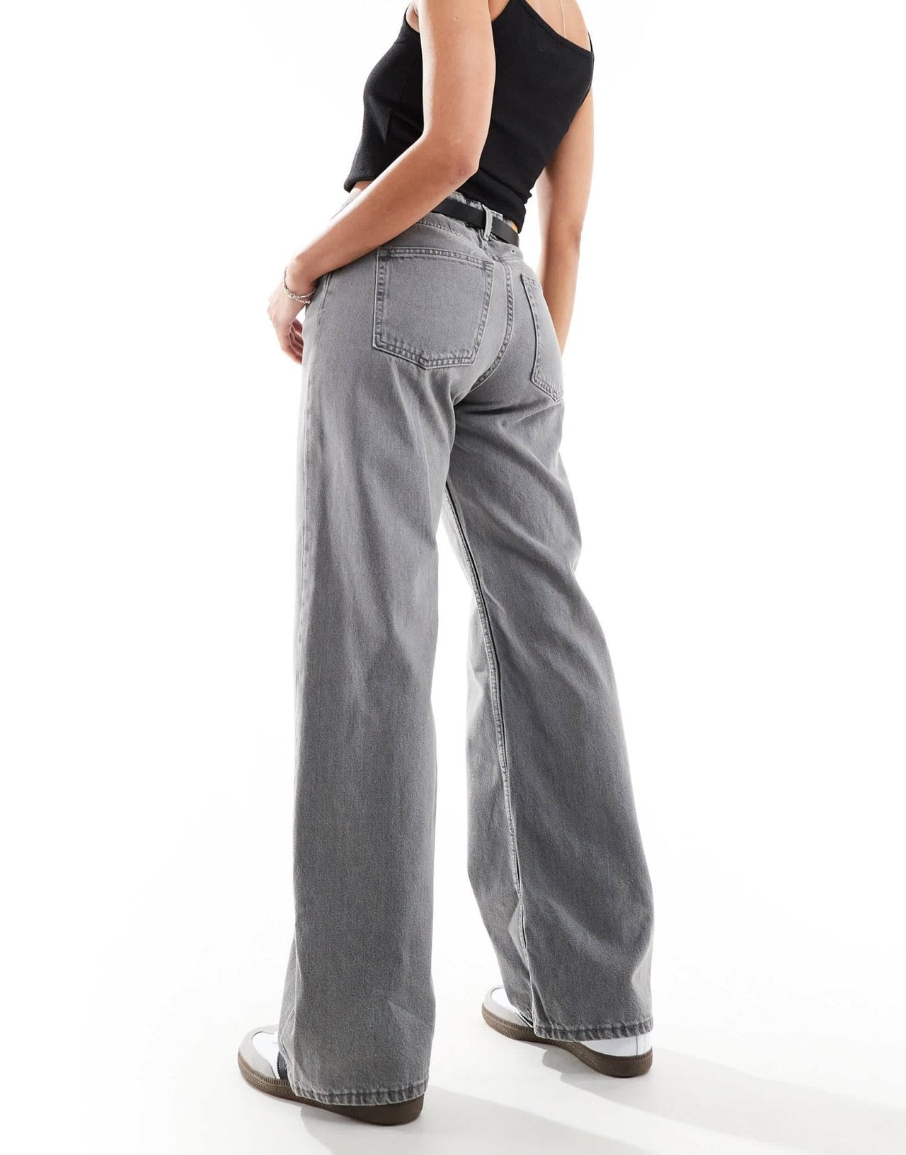 Monki Naoki loose fit low rise jeans in washed grey - ASOS Sample Sale EU Store