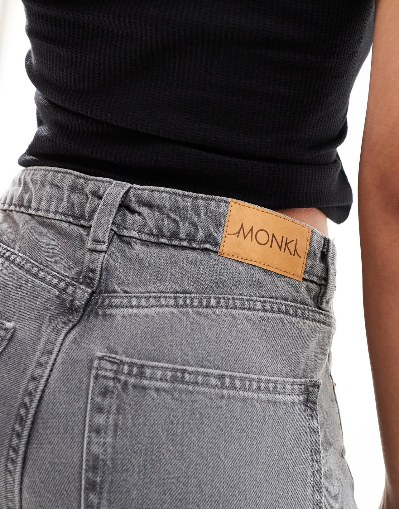 Monki Naoki loose fit low rise jeans in washed grey - ASOS Sample Sale EU Store