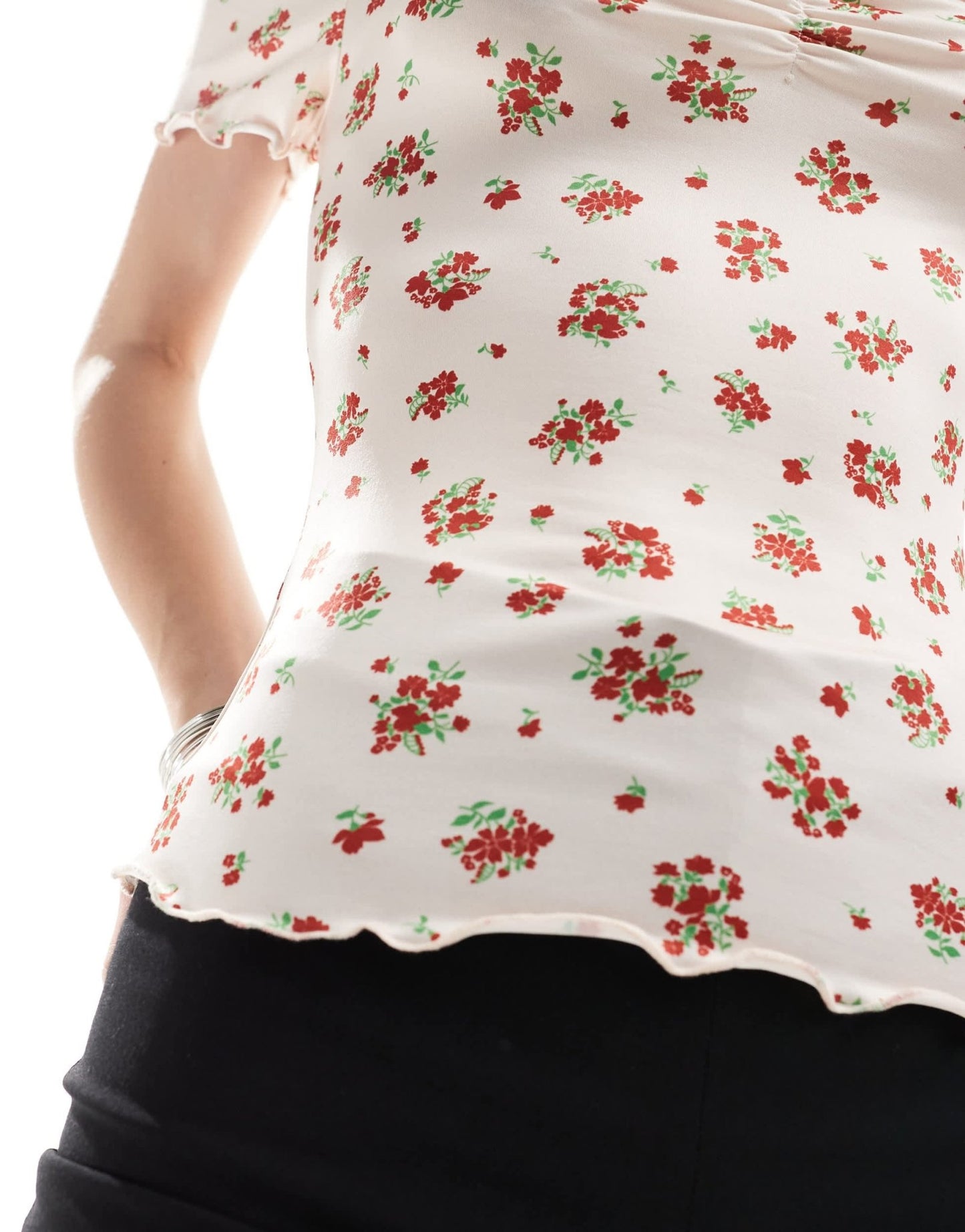 Monki off shoulder top with lettuce edge and ruched sweetheart front in pink and red ditsy print - ASOS Sample Sale EU Store