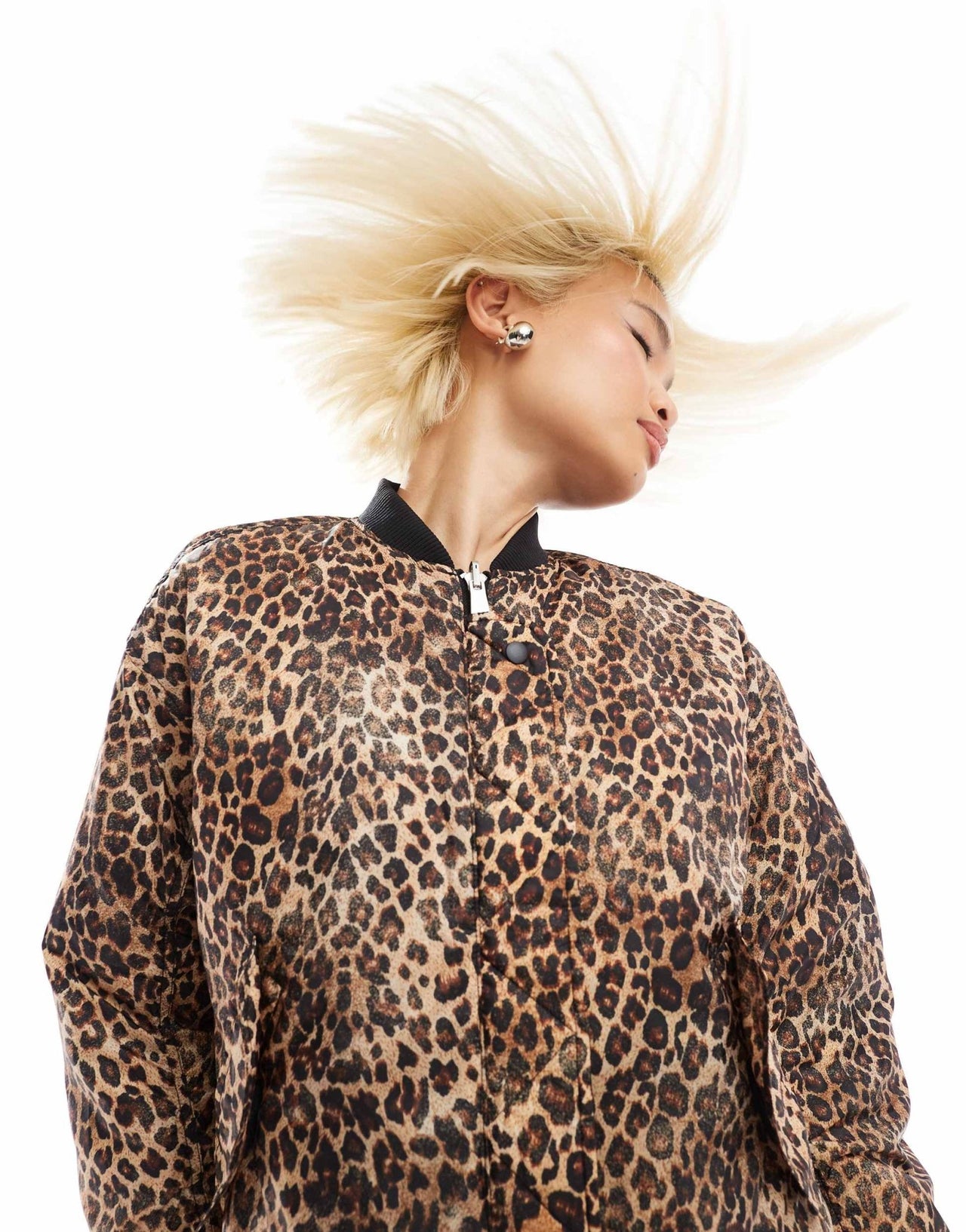 Monki reversible oversized bomber jacket in black quilted star and leopard print - ASOS Sample Sale EU Store