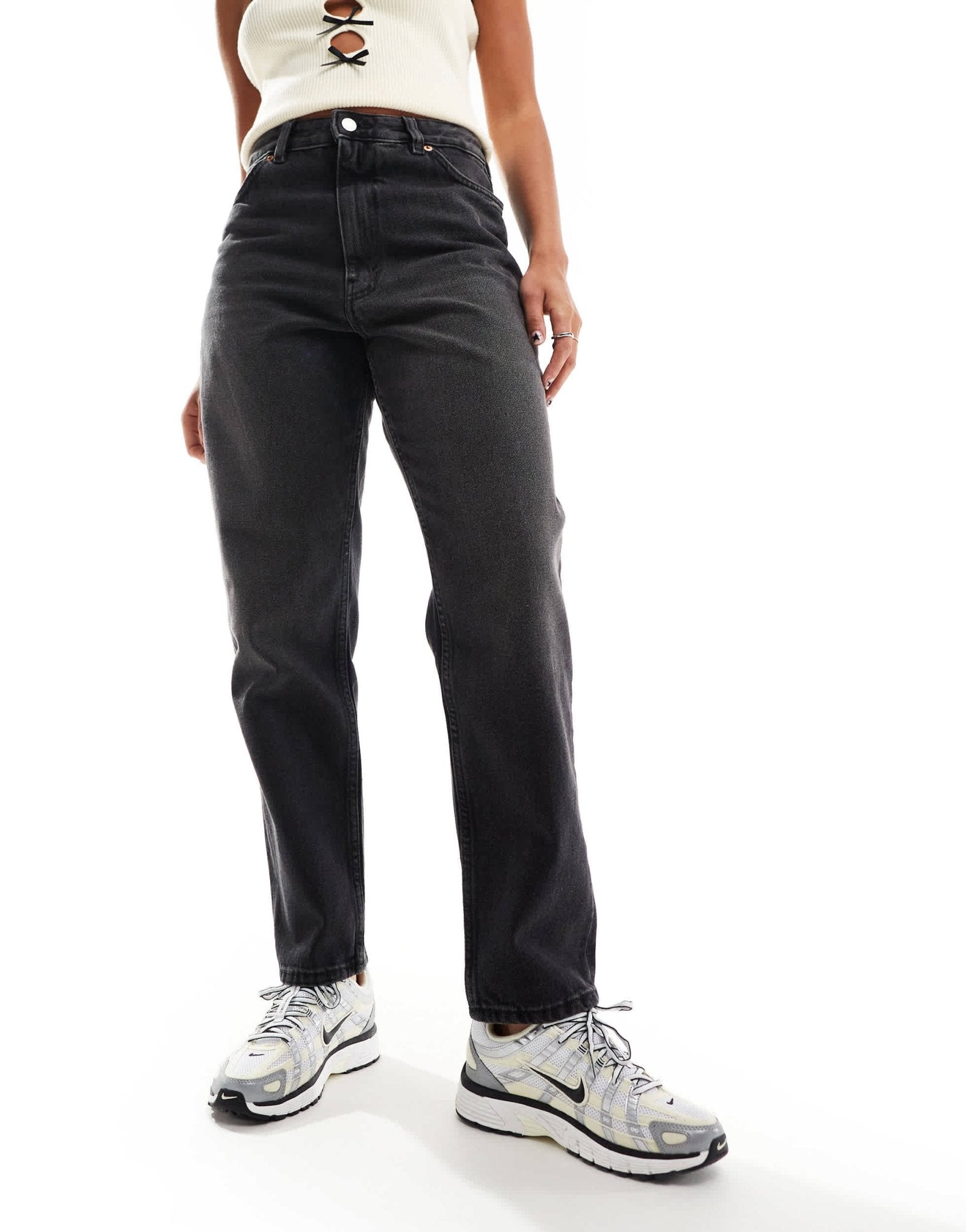 Monki Taiki high waist balloon leg jeans in washed black - ASOS Sample Sale EU Store
