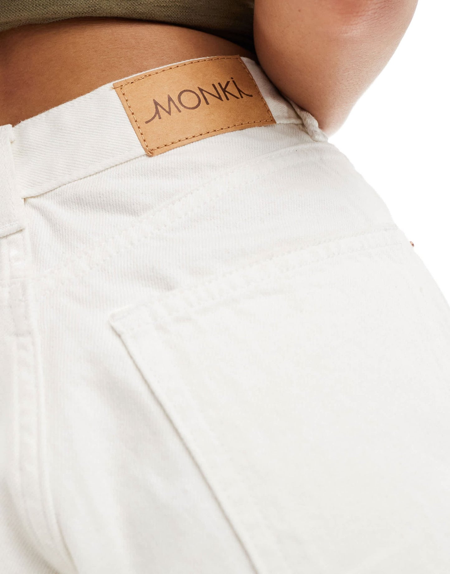 Monki Tallie turn up denim shorts in ecru - ASOS Sample Sale EU Store