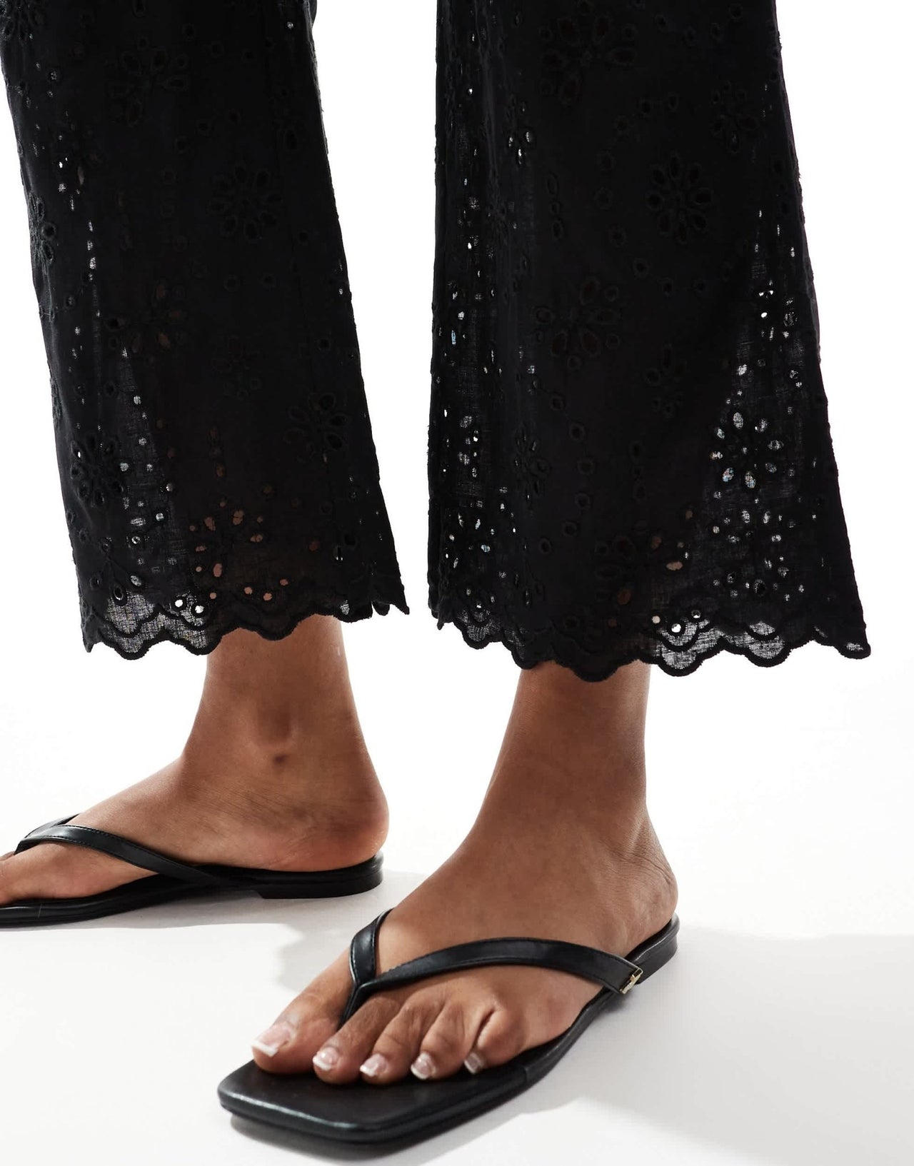 Morgan linen blend broderie detail cropped trousers in black - ASOS Sample Sale EU Store