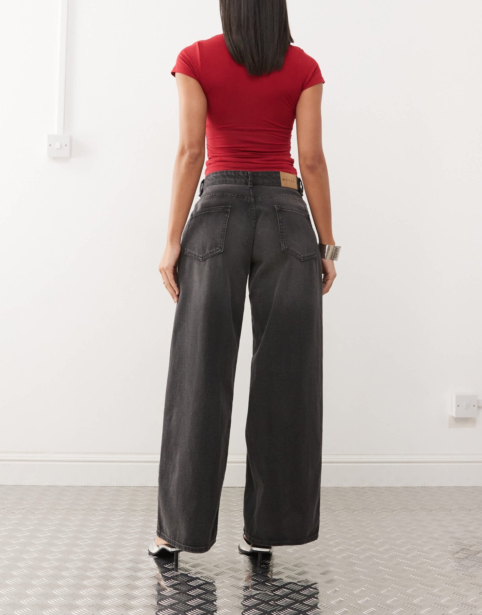 Motel roomy extra wide low rise jeans in washed black grey - ASOS Sample Sale EU Store