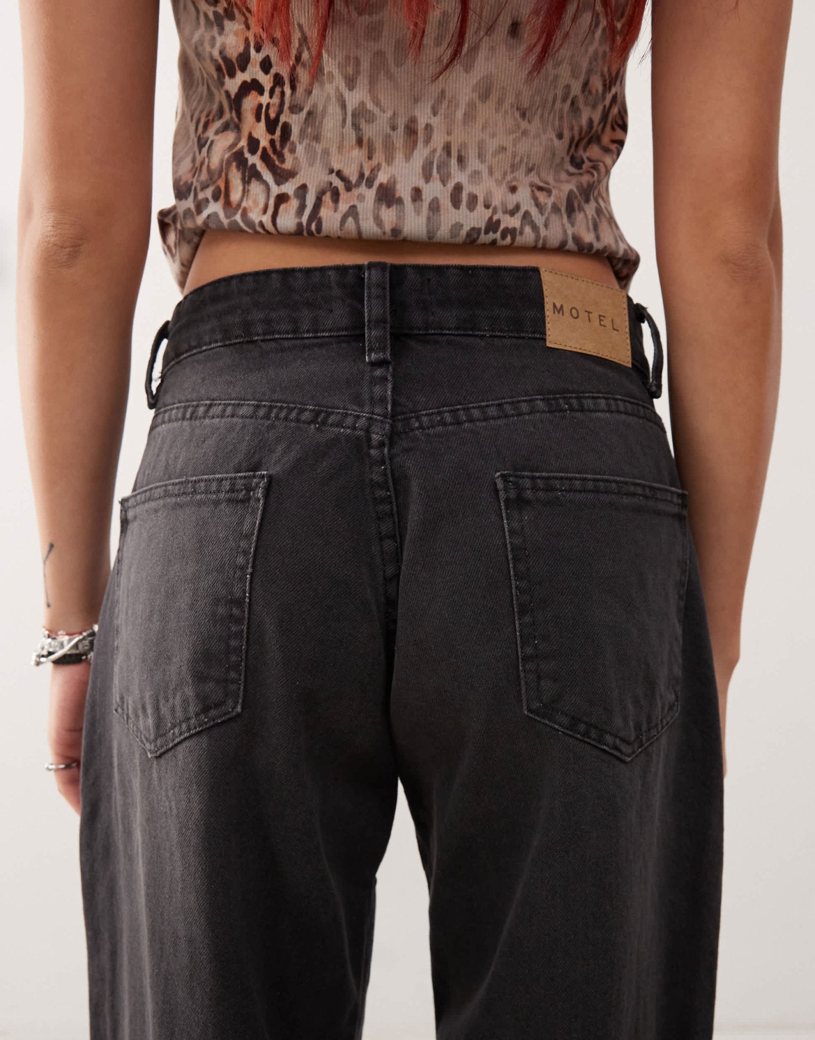 Motel roomy wide leg low rise jeans in washed black - ASOS Sample Sale EU Store