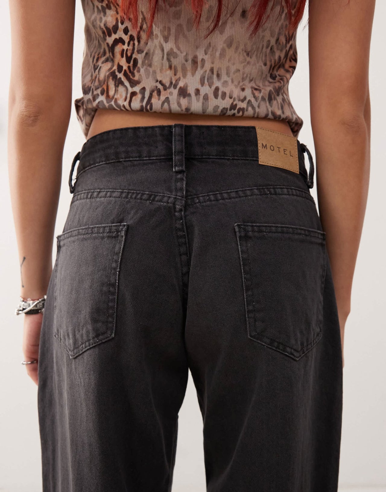 Motel roomy wide leg low rise jeans in washed black - ASOS Sample Sale EU Store