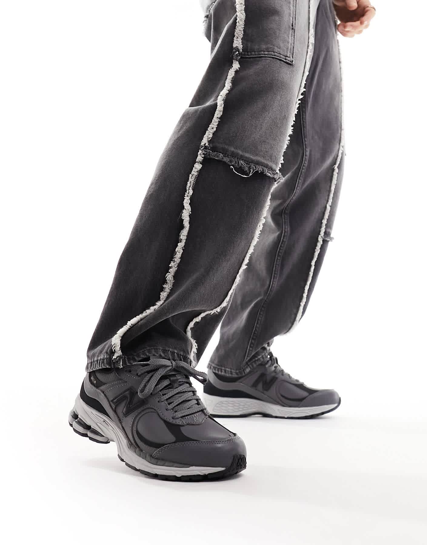 New Balance 2002 trainers in grey - ASOS Sample Sale EU Store