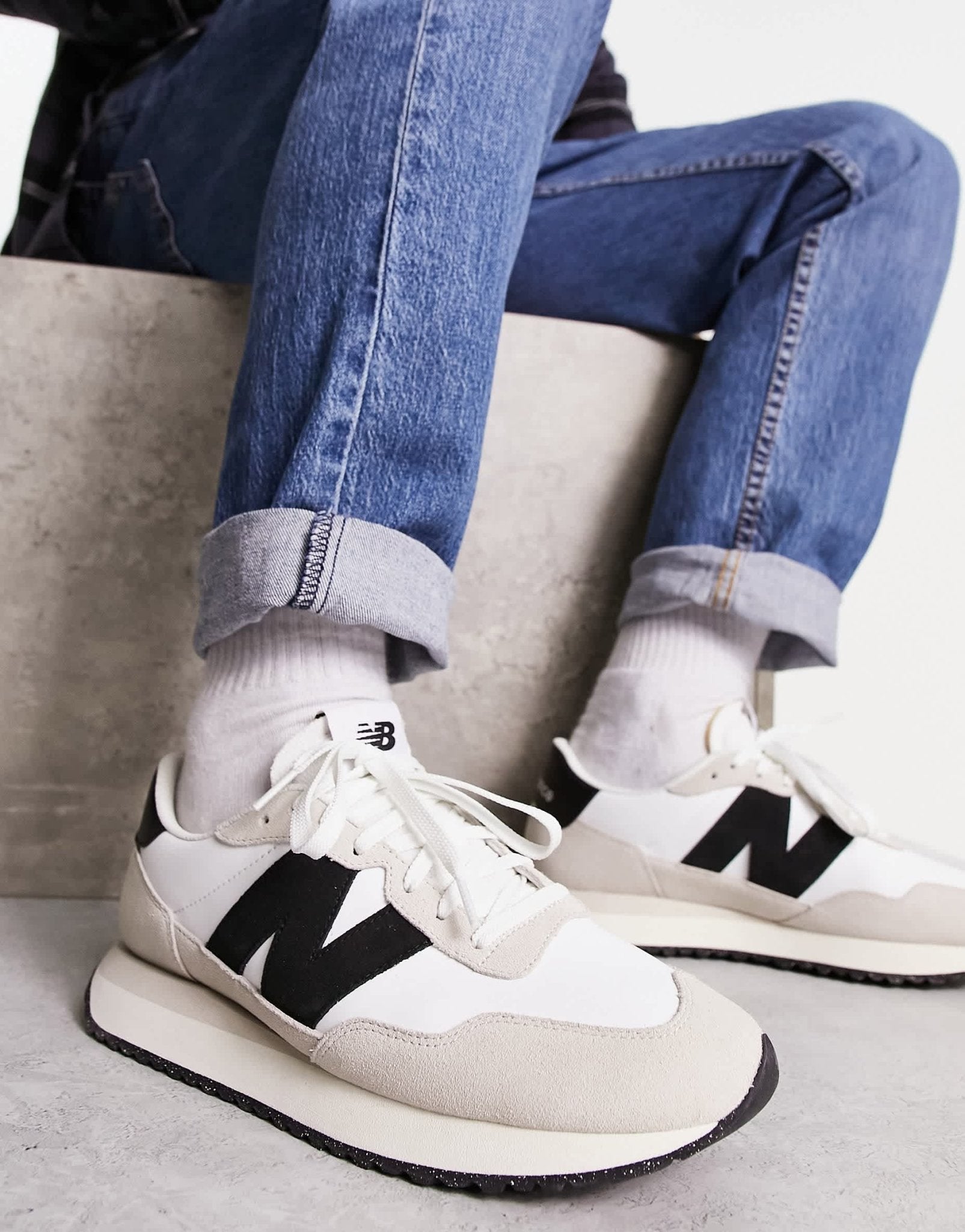 New Balance 237 trainers in white and black - ASOS Sample Sale EU Store