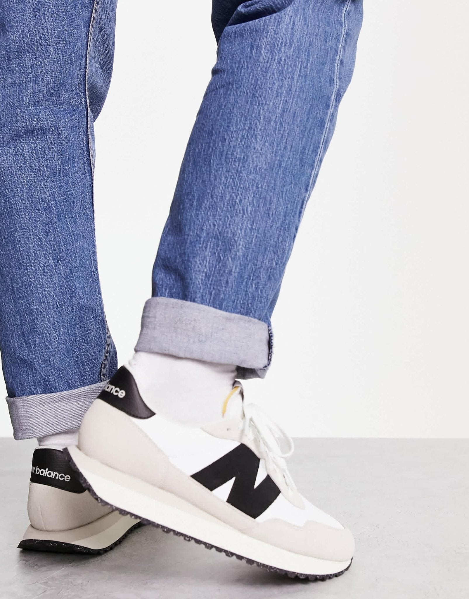 New Balance 237 trainers in white and black - ASOS Sample Sale EU Store