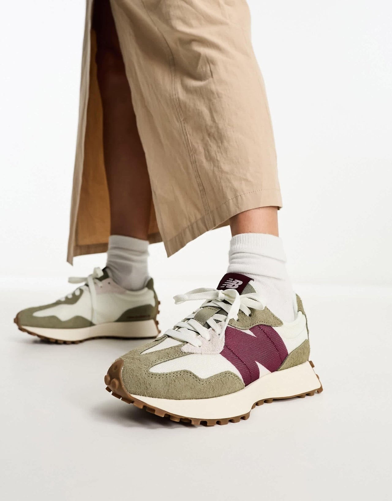 New Balance 327 sneakers in off white and burgundy - exclusive to ASOS - CREAM - ASOS Sample Sale EU Store