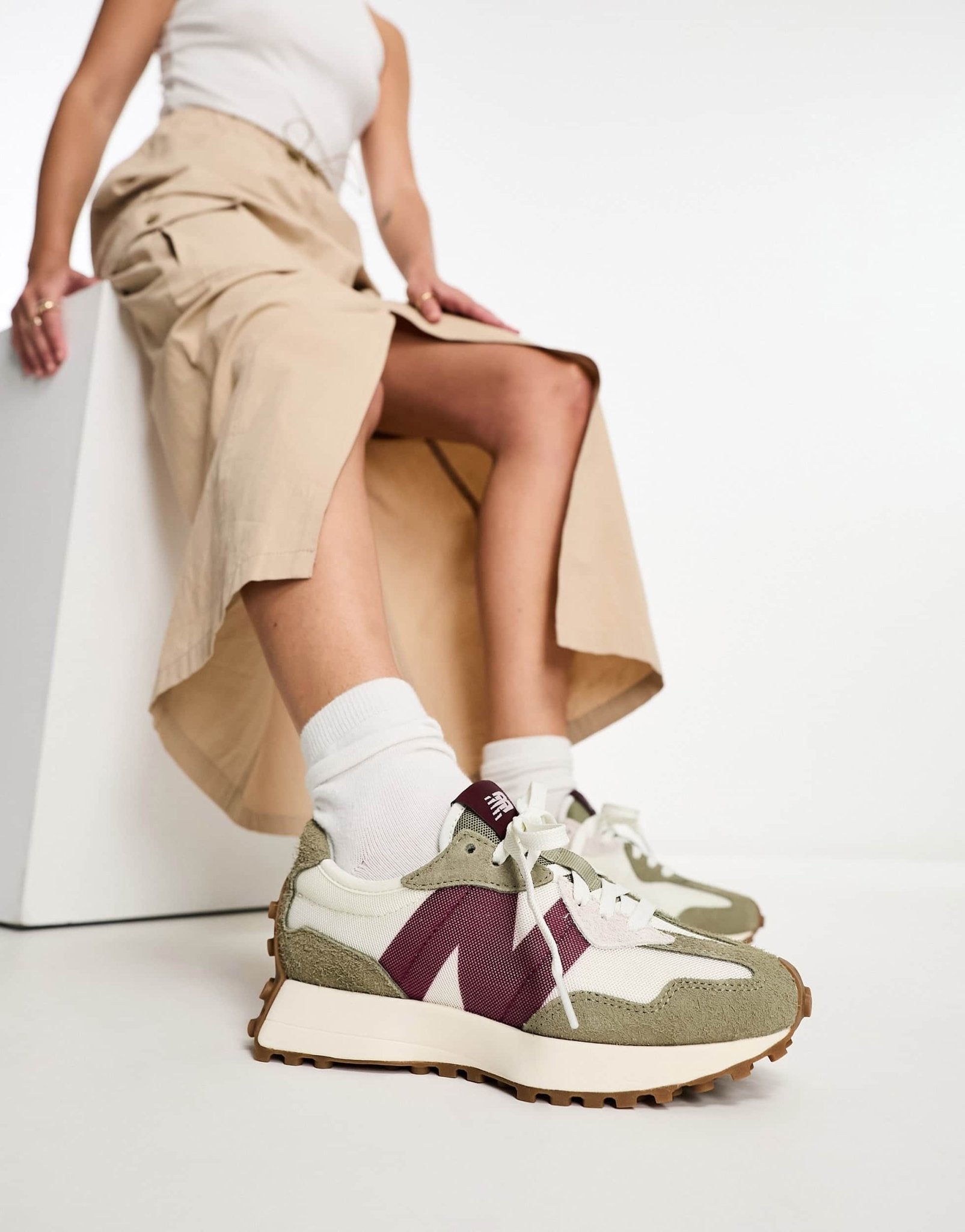 New Balance 327 sneakers in off white and burgundy - exclusive to ASOS - CREAM - ASOS Sample Sale EU Store