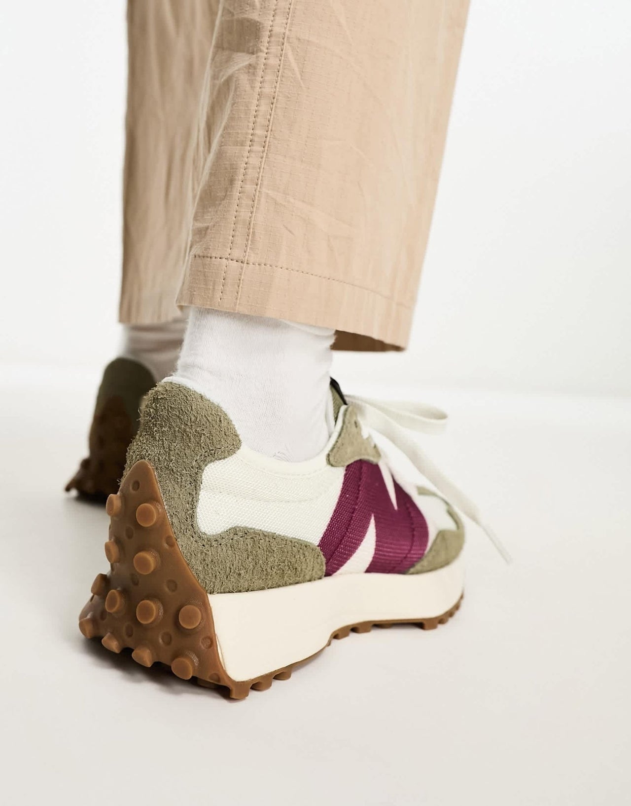 New Balance 327 sneakers in off white and burgundy - exclusive to ASOS - CREAM - ASOS Sample Sale EU Store