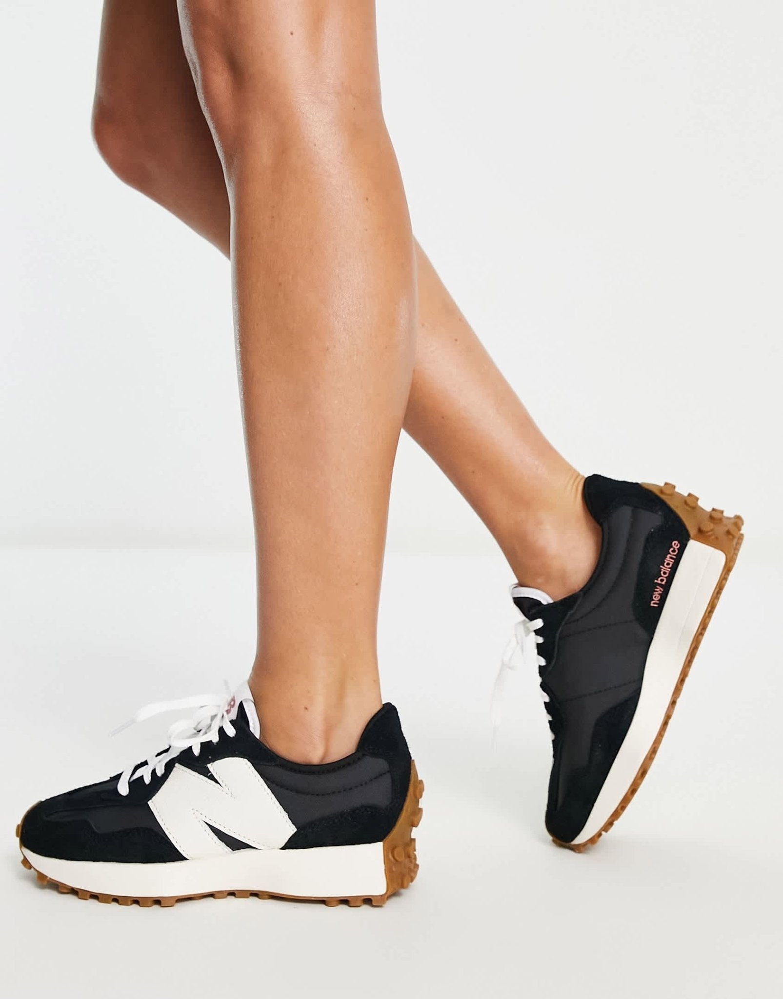 New Balance 327 trainers in black with gum sole - ASOS Sample Sale EU Store