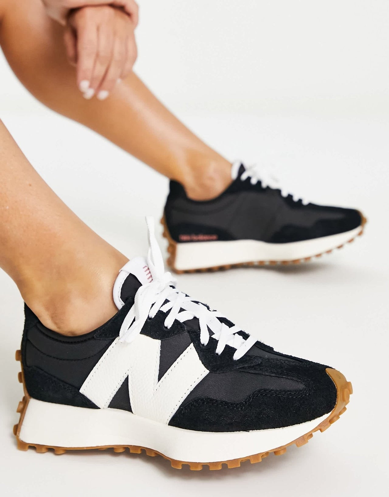 New Balance 327 trainers in black with gum sole - ASOS Sample Sale EU Store