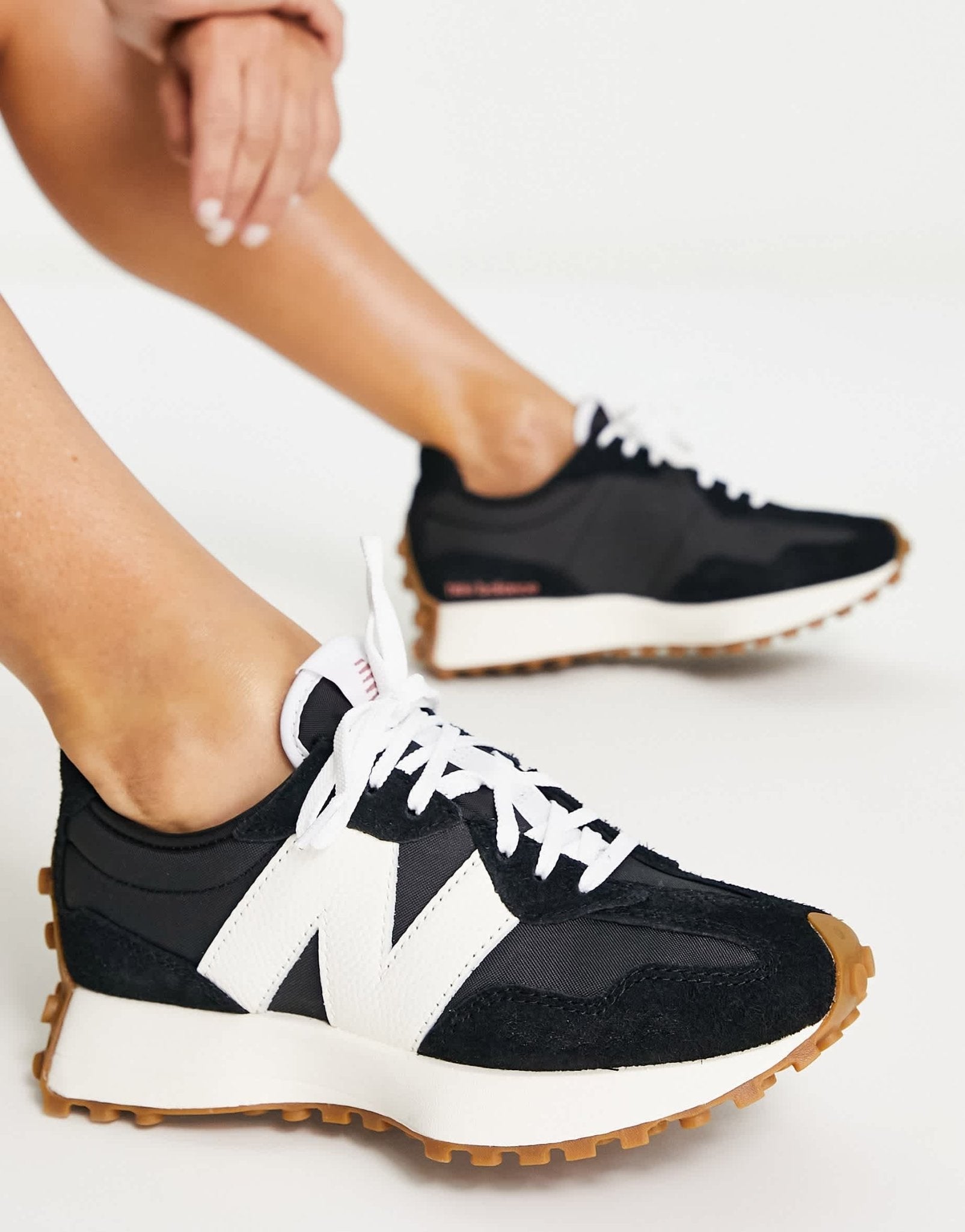 New Balance 327 trainers in black with gum sole - ASOS Sample Sale EU Store