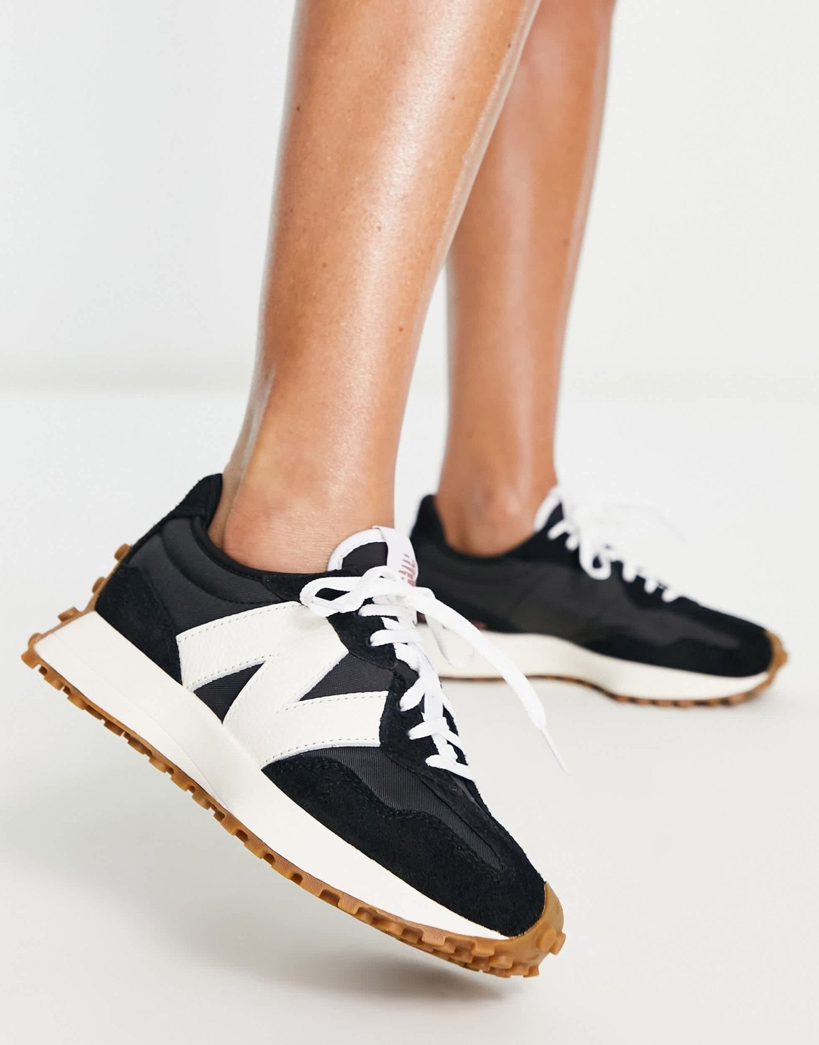 New Balance 327 trainers in black with gum sole - ASOS Sample Sale EU Store